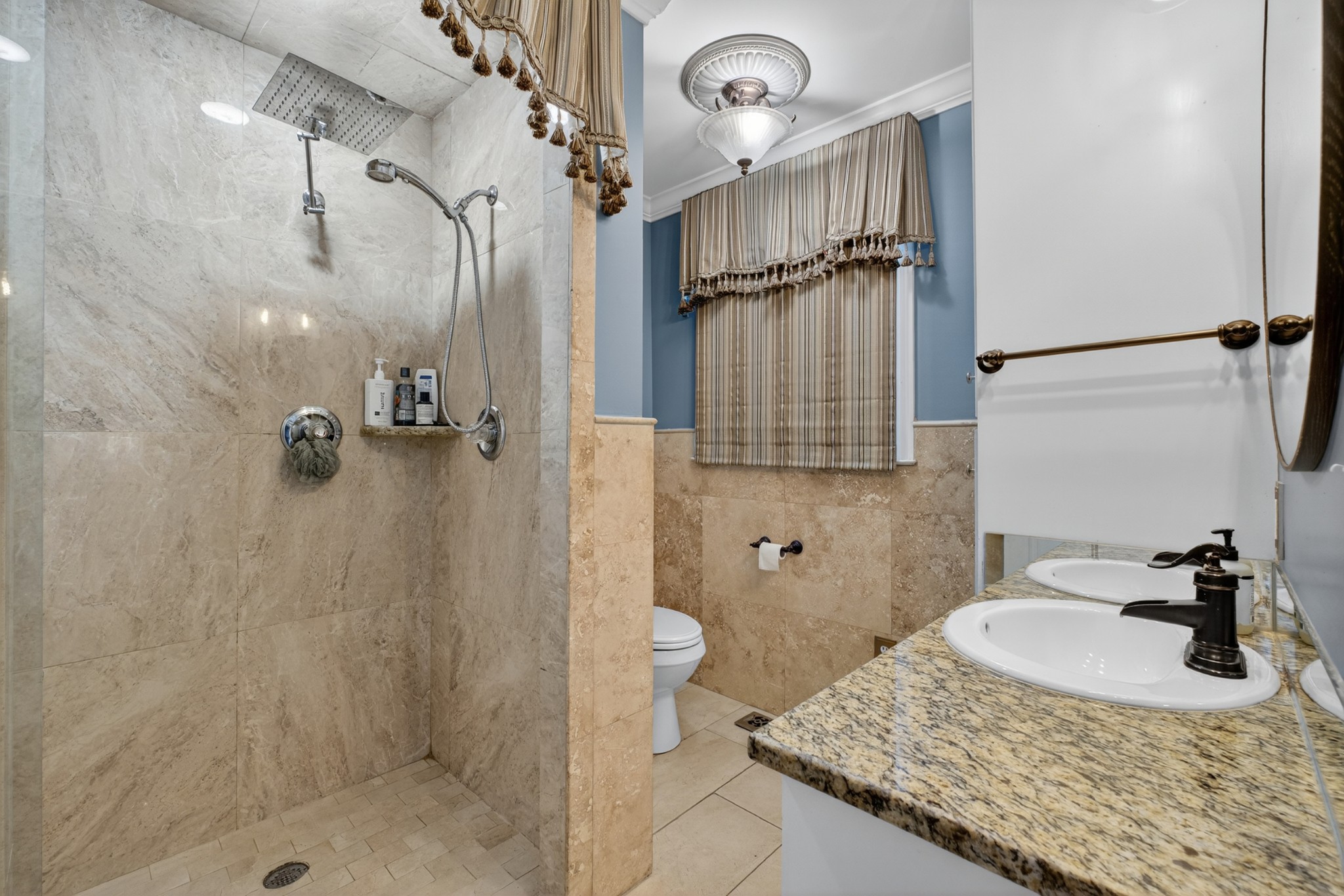 1802 Dunroamin Ln Property Photo 25