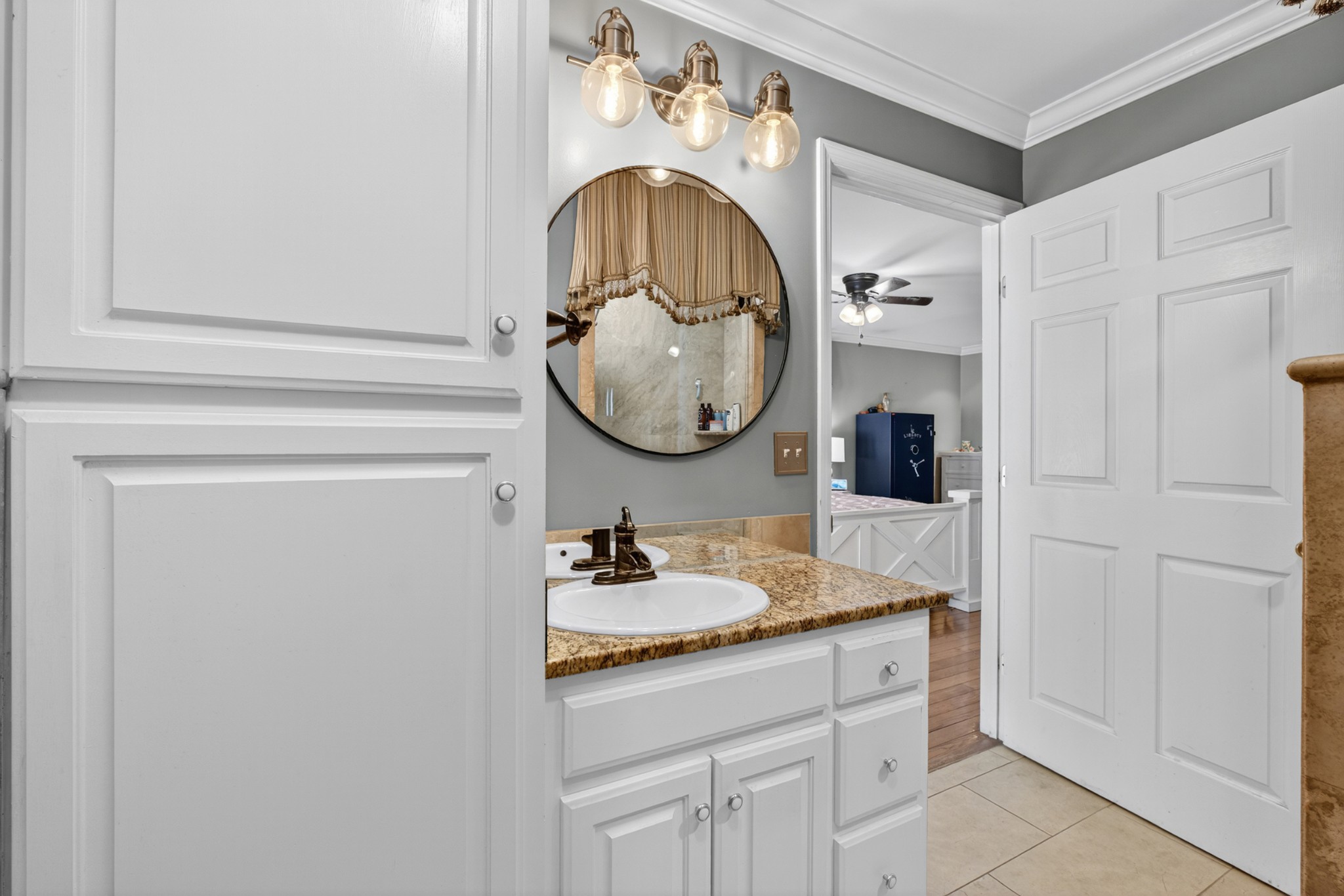 1802 Dunroamin Ln Property Photo 26