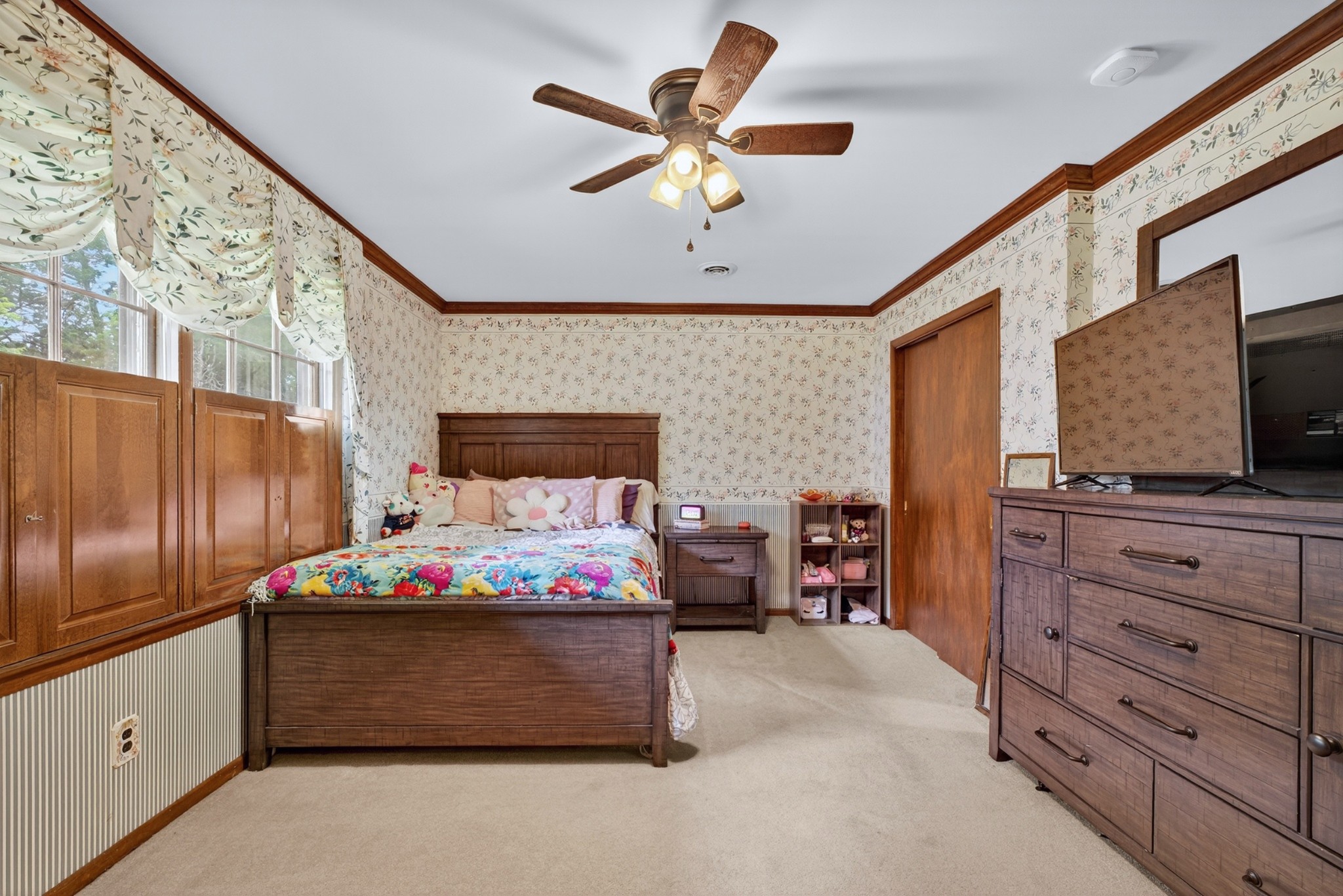 1802 Dunroamin Ln Property Photo 29