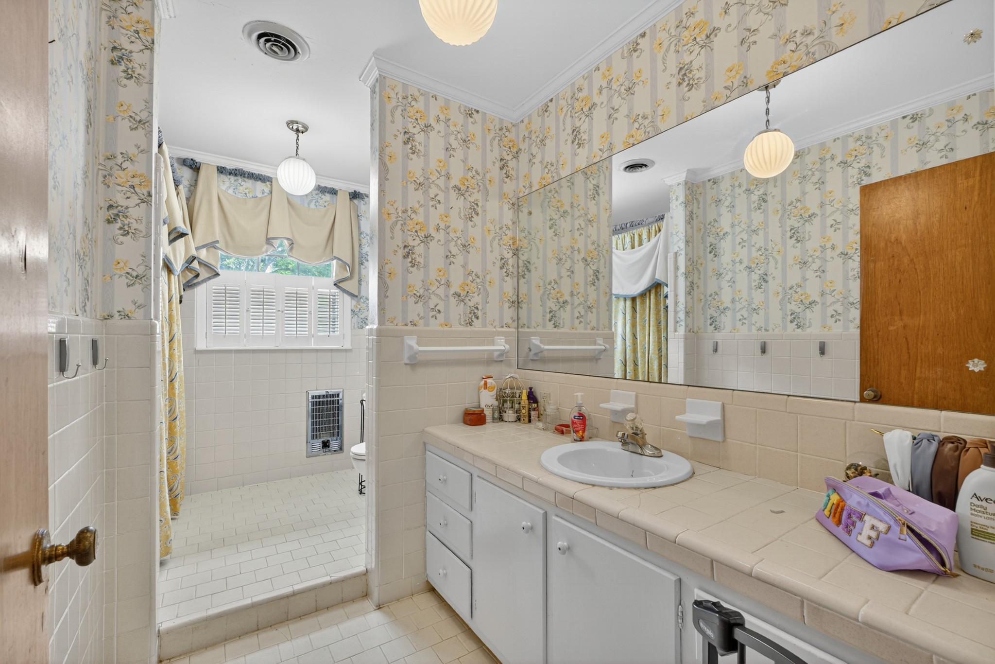 1802 Dunroamin Ln Property Photo 30