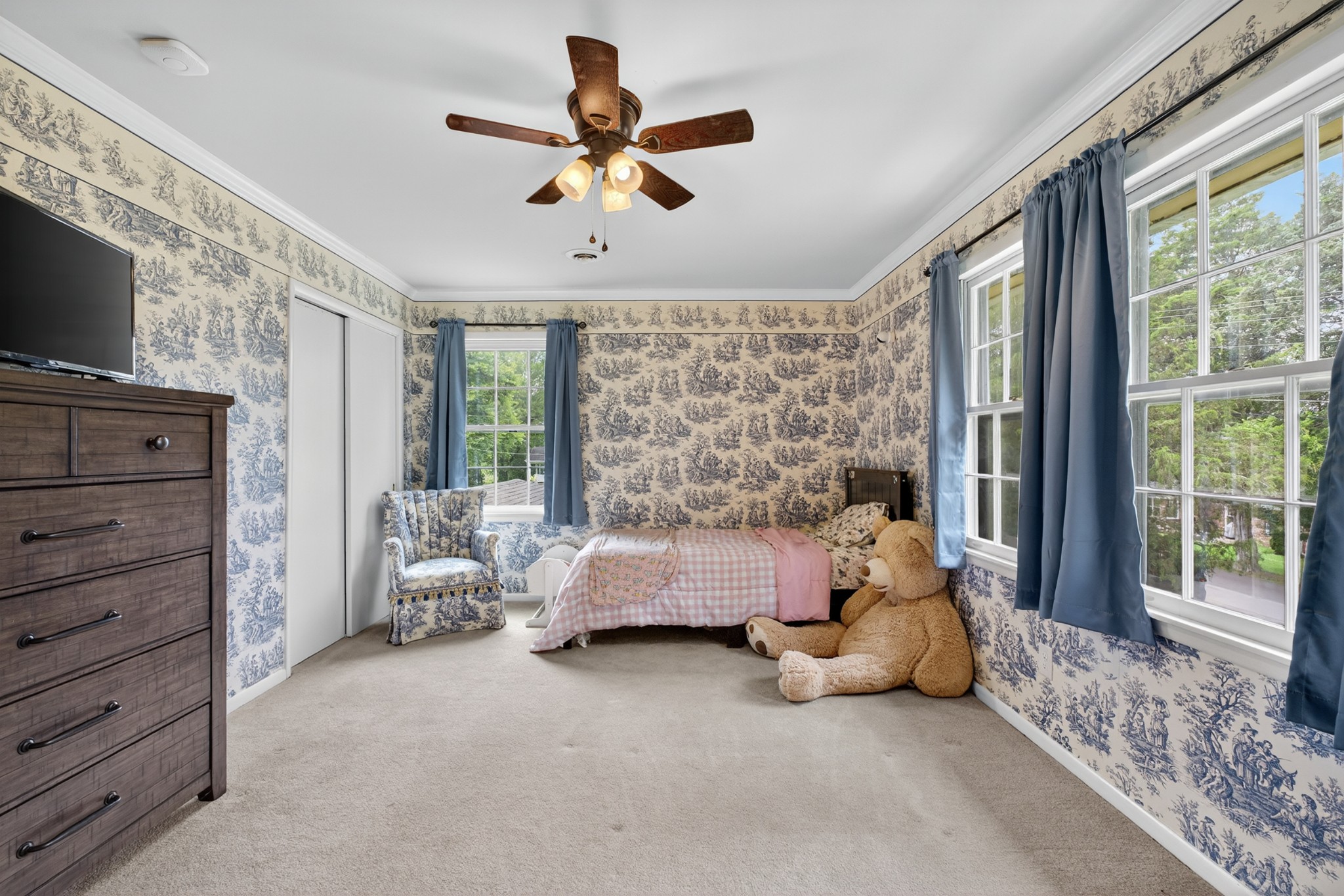 1802 Dunroamin Ln Property Photo 32
