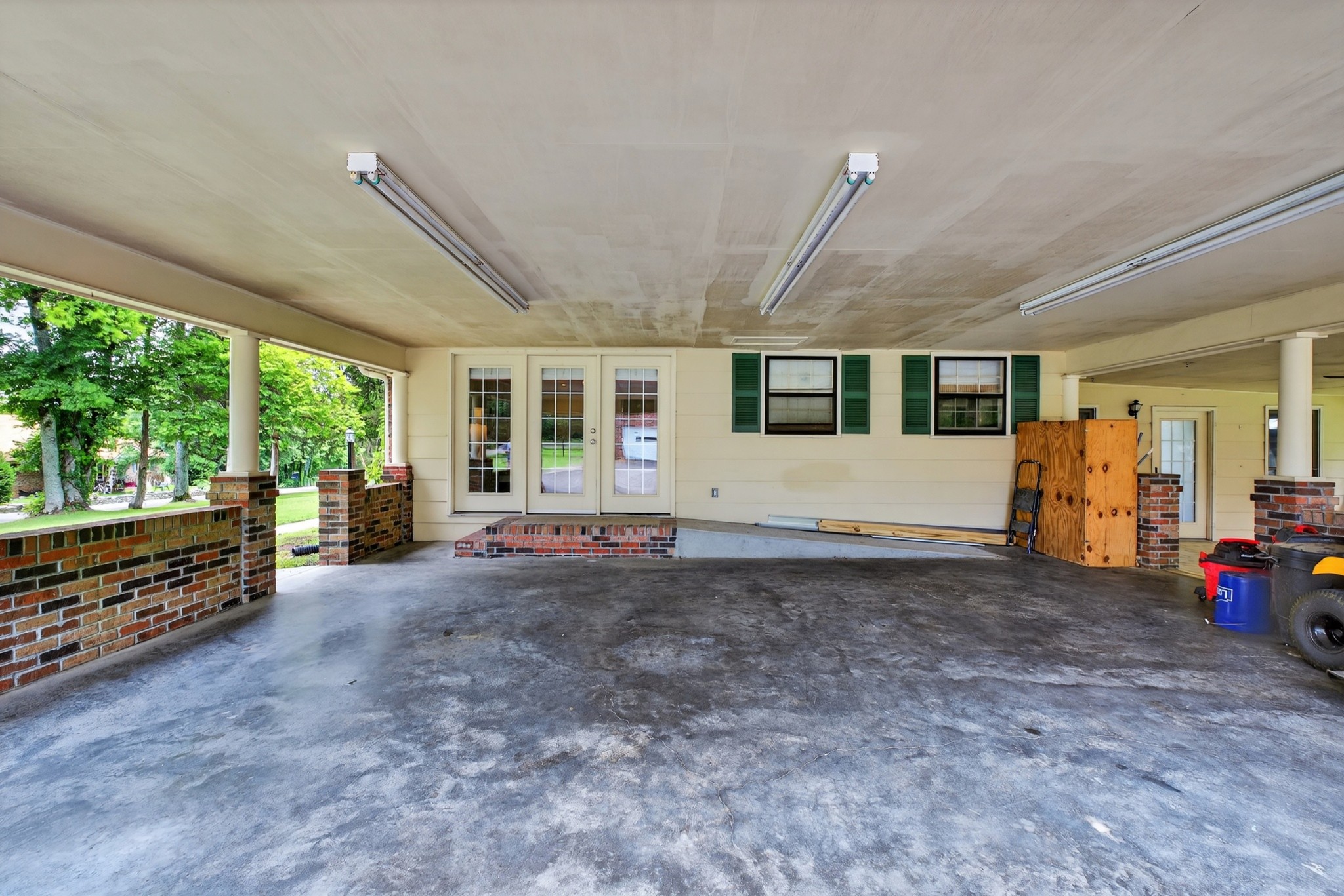 1802 Dunroamin Ln Property Photo 41