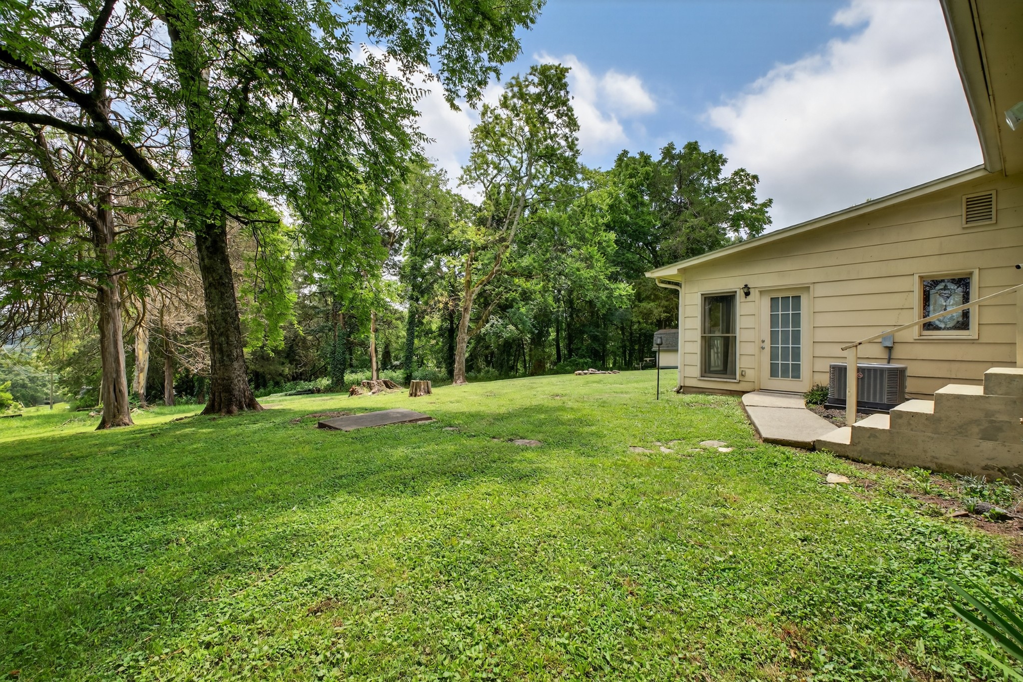 1802 Dunroamin Ln Property Photo 43