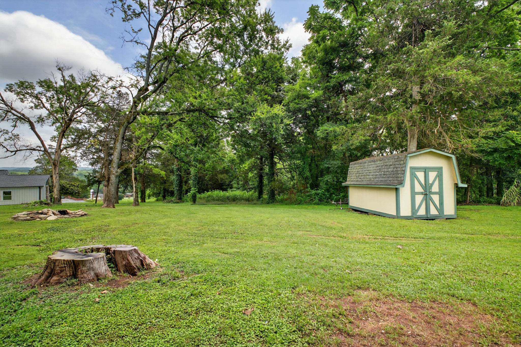 1802 Dunroamin Ln Property Photo 44