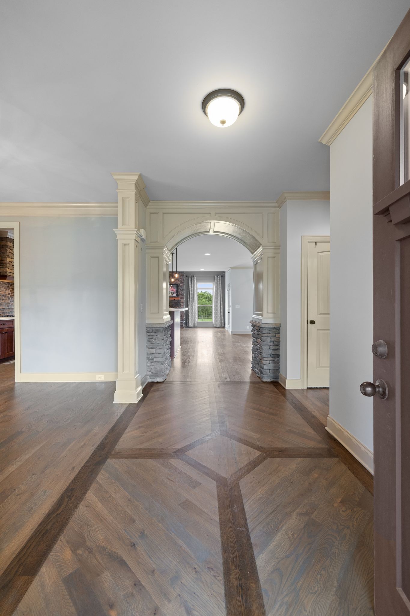 1118 Averwater Run Property Photo 8
