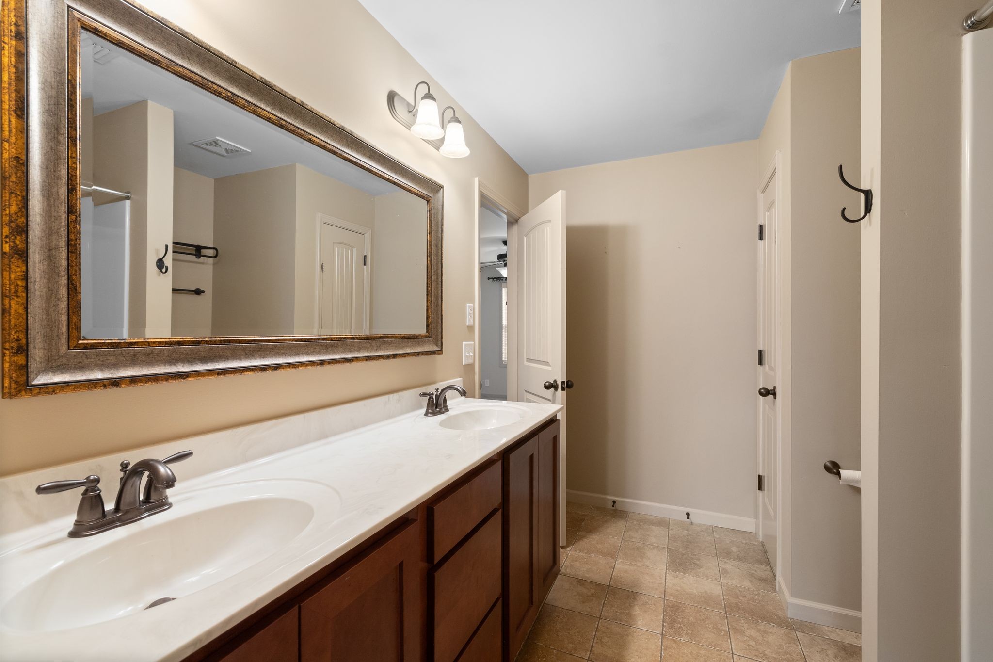 1118 Averwater Run Property Photo 36