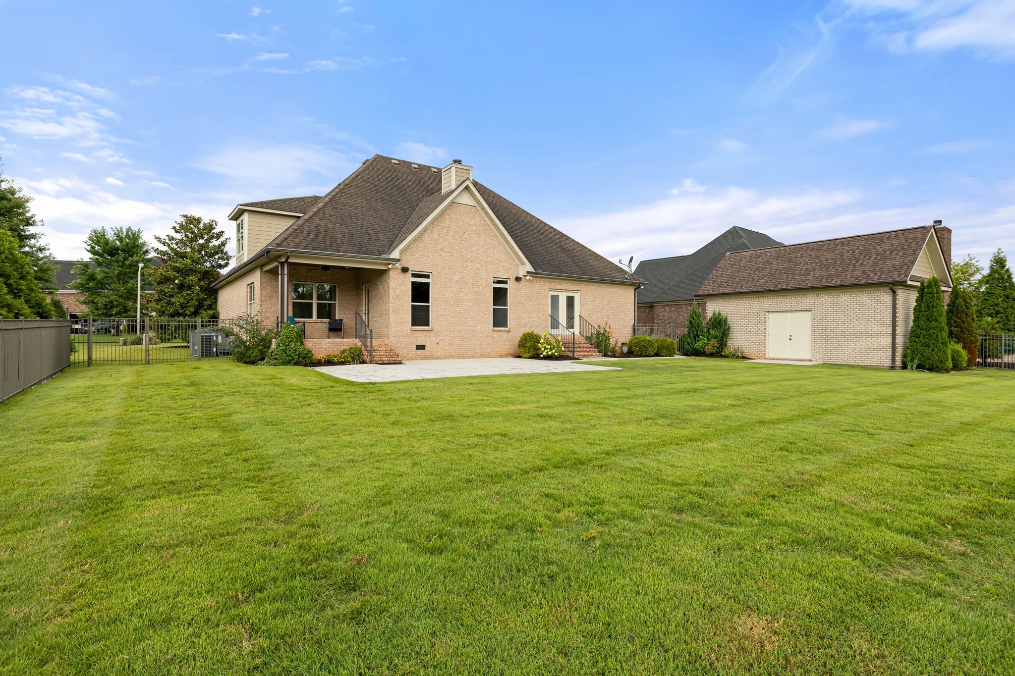 1118 Averwater Run Property Photo 47
