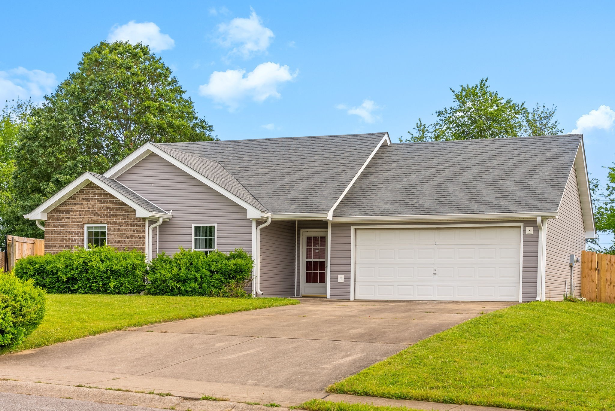 1074 Meshaw Trl Property Photo 3