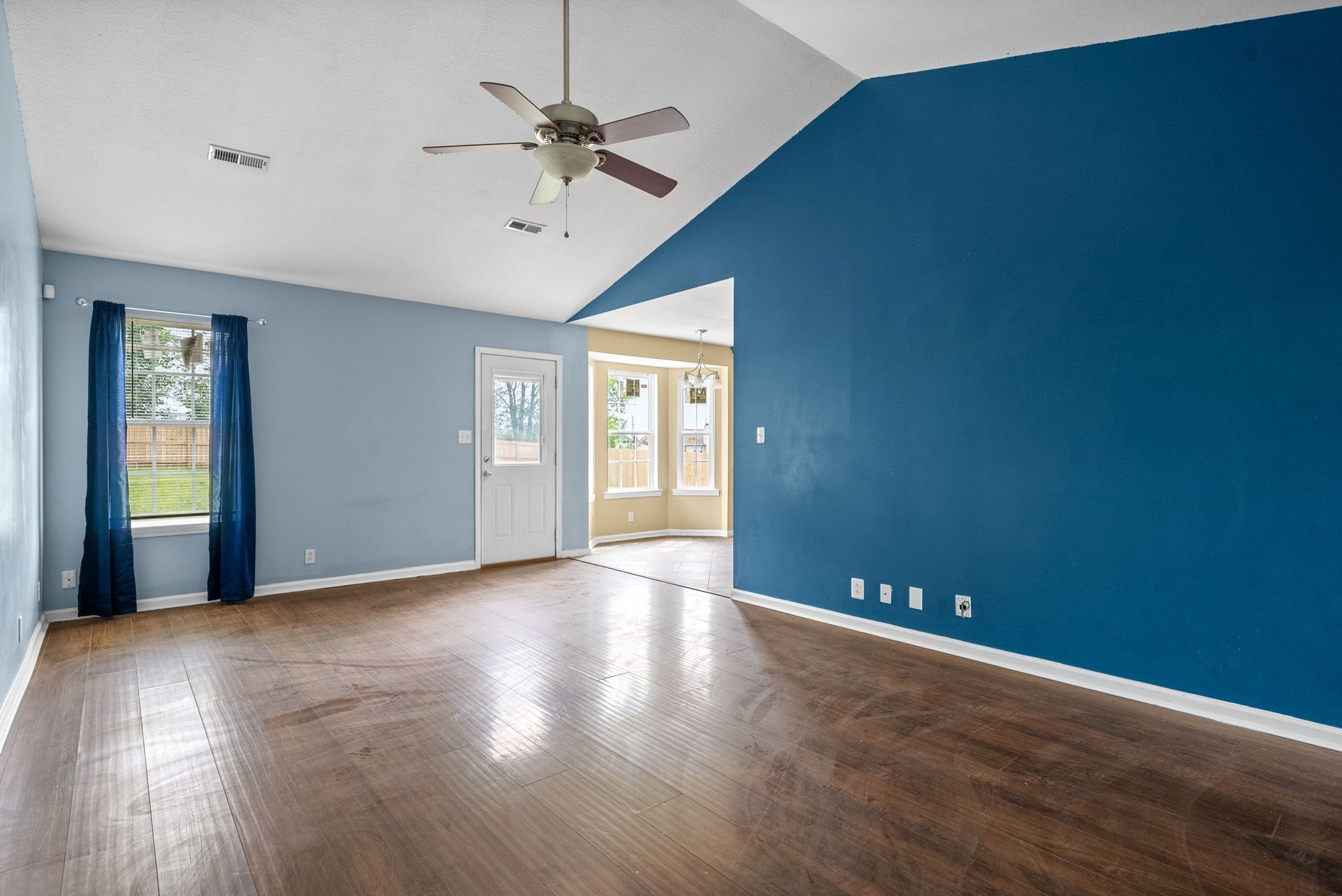 1074 Meshaw Trl Property Photo 8