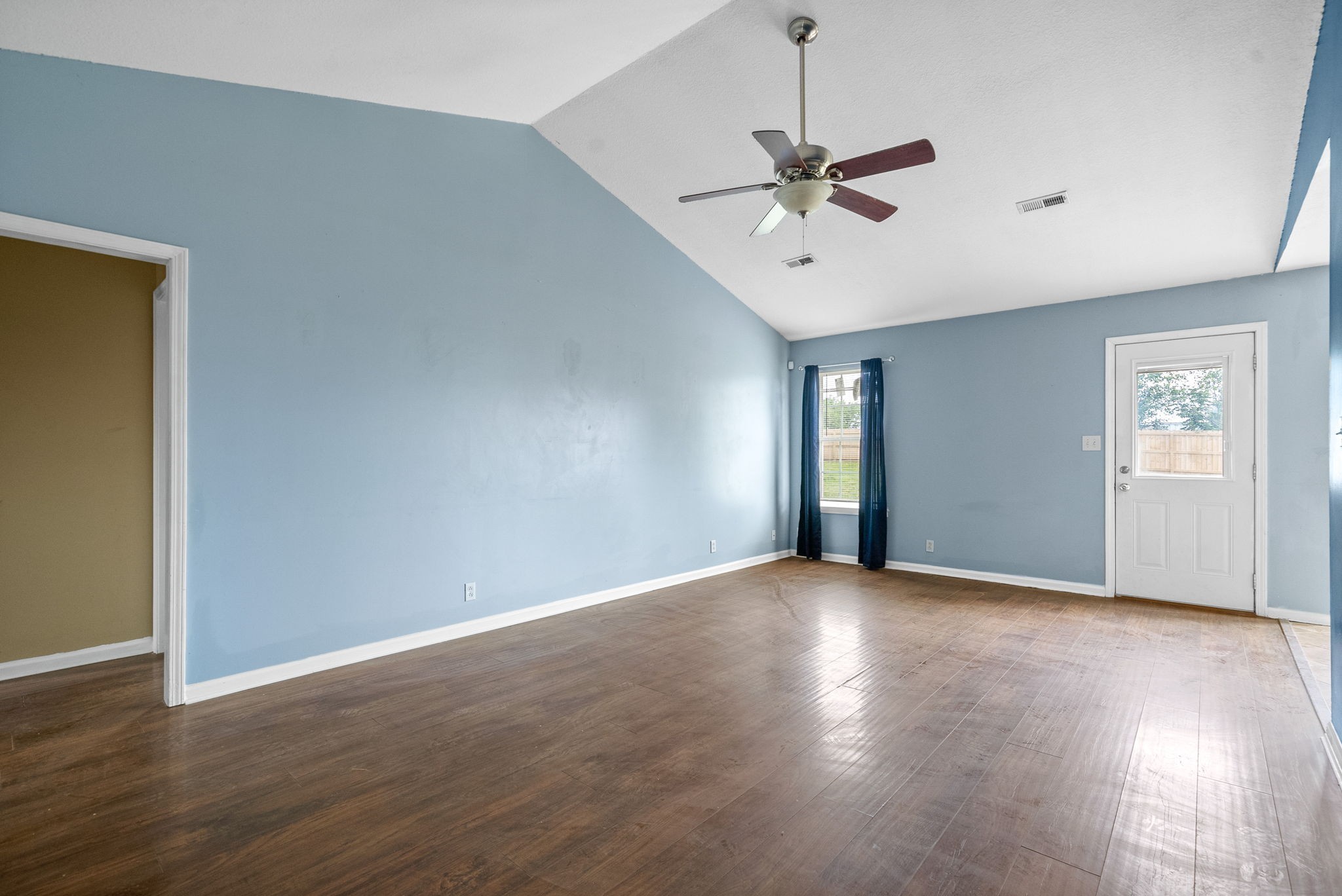 1074 Meshaw Trl Property Photo 9