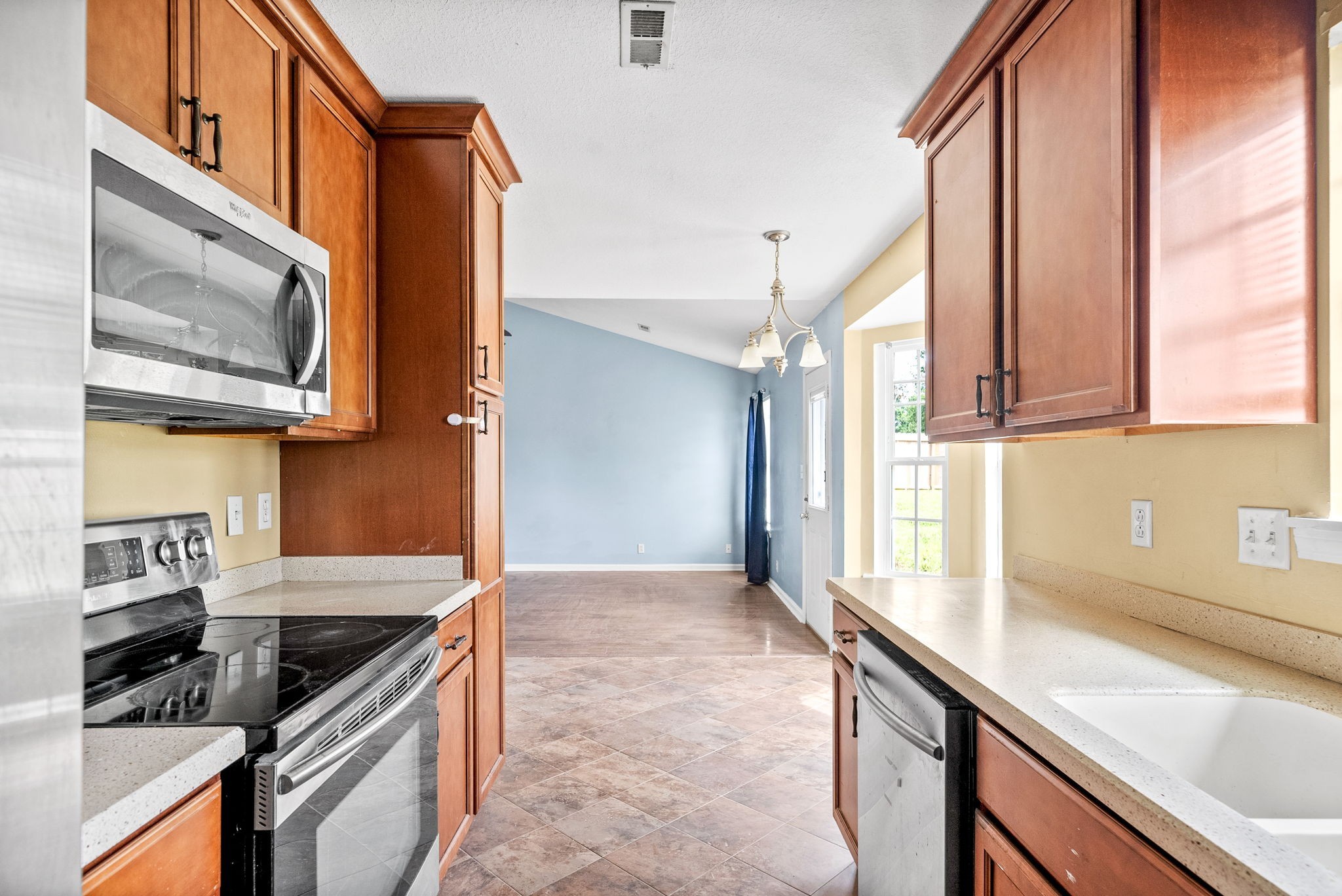 1074 Meshaw Trl Property Photo 17