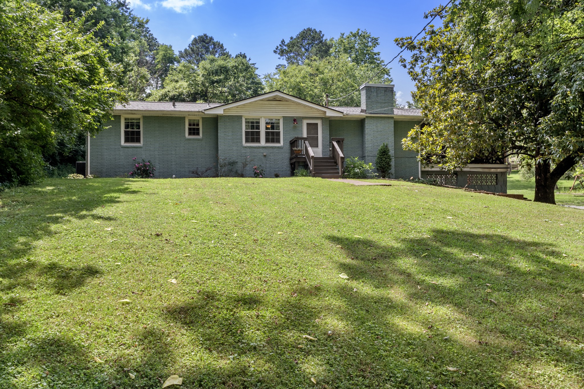 207 Fonnic Dr Property Photo 1