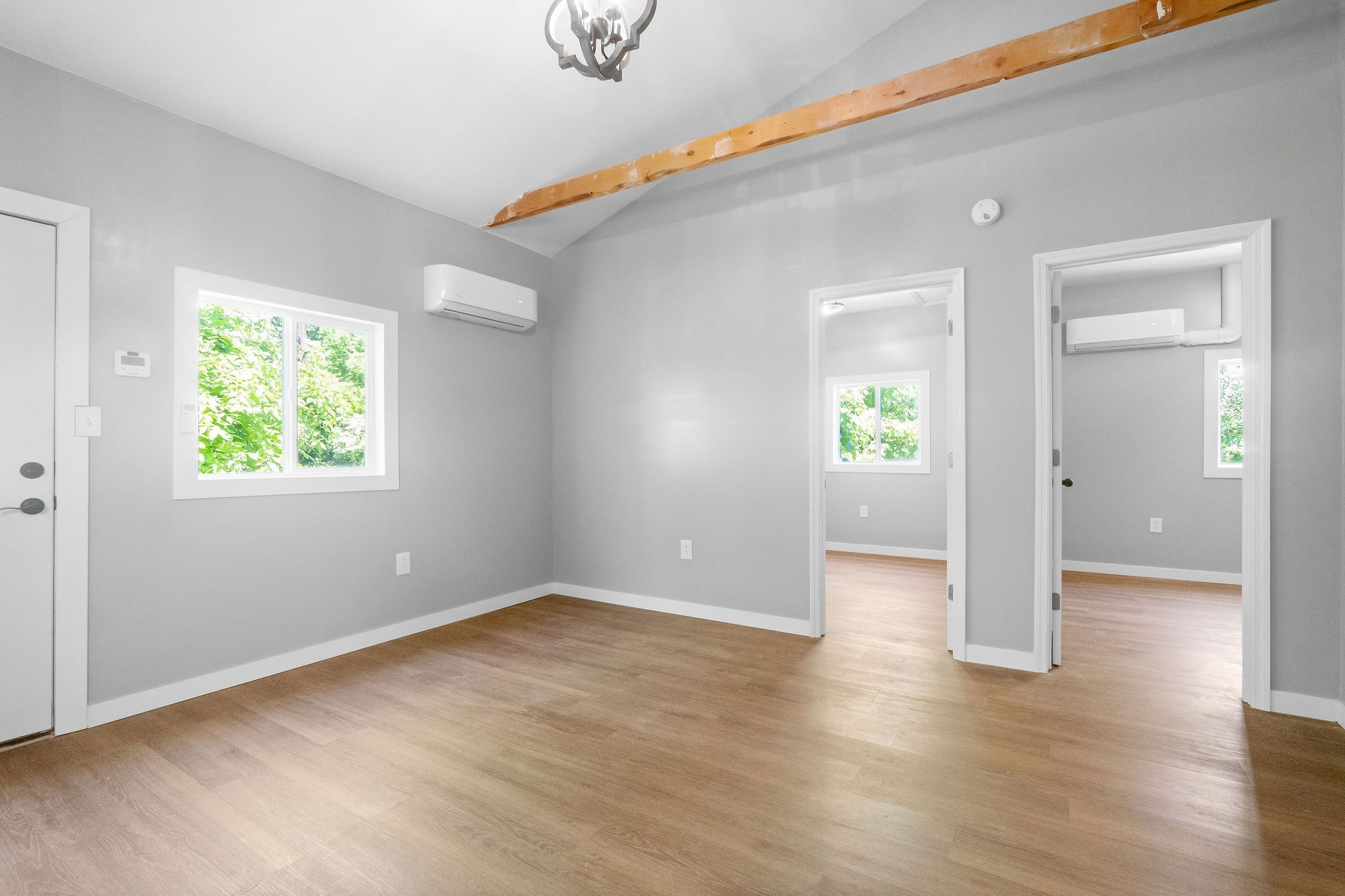 478 Thompkins Ln Property Photo 4
