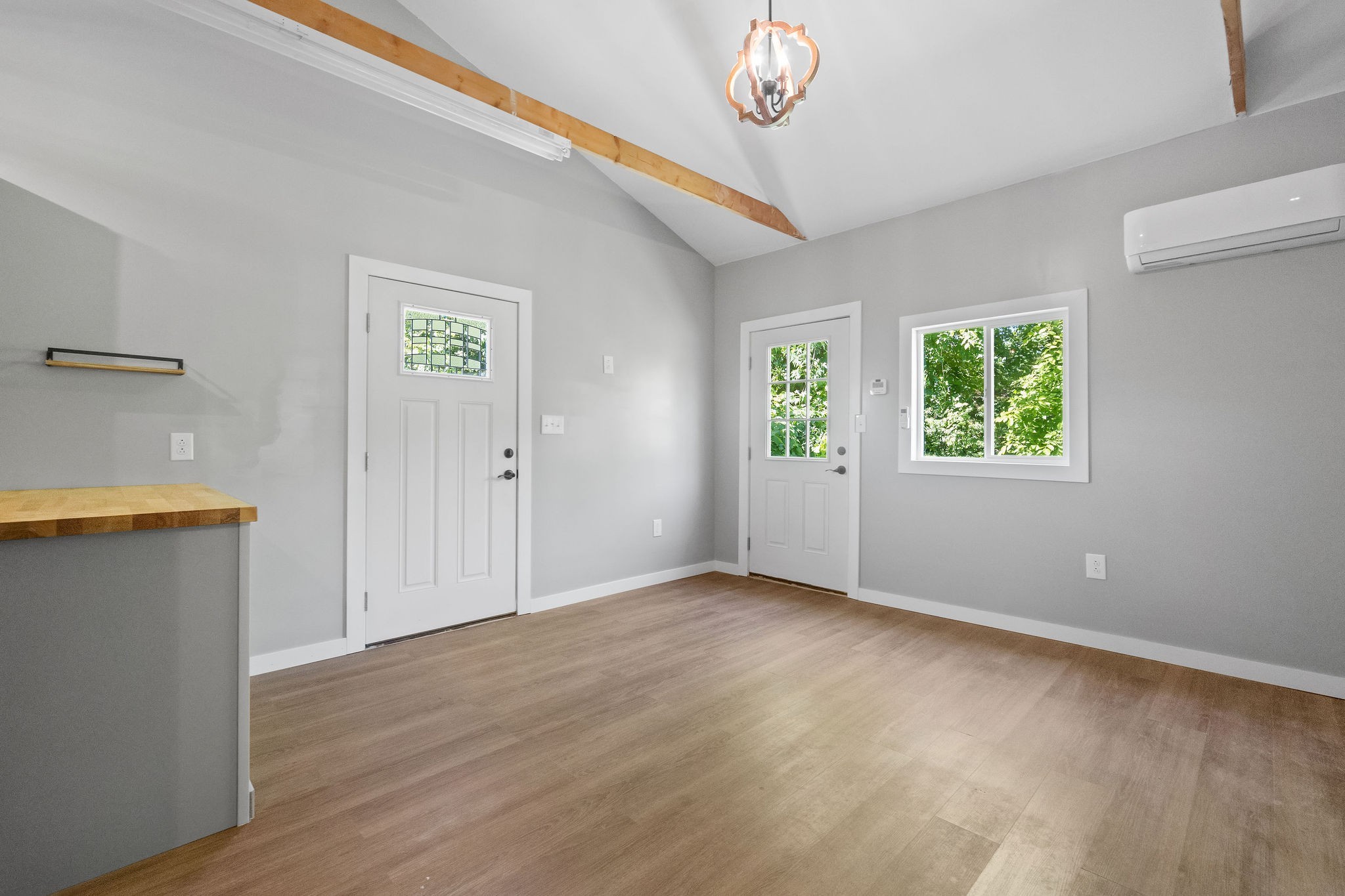 478 Thompkins Ln Property Photo 6
