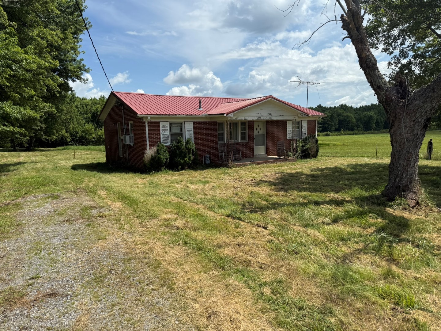 822 Blanton School Rd Property Photo 2