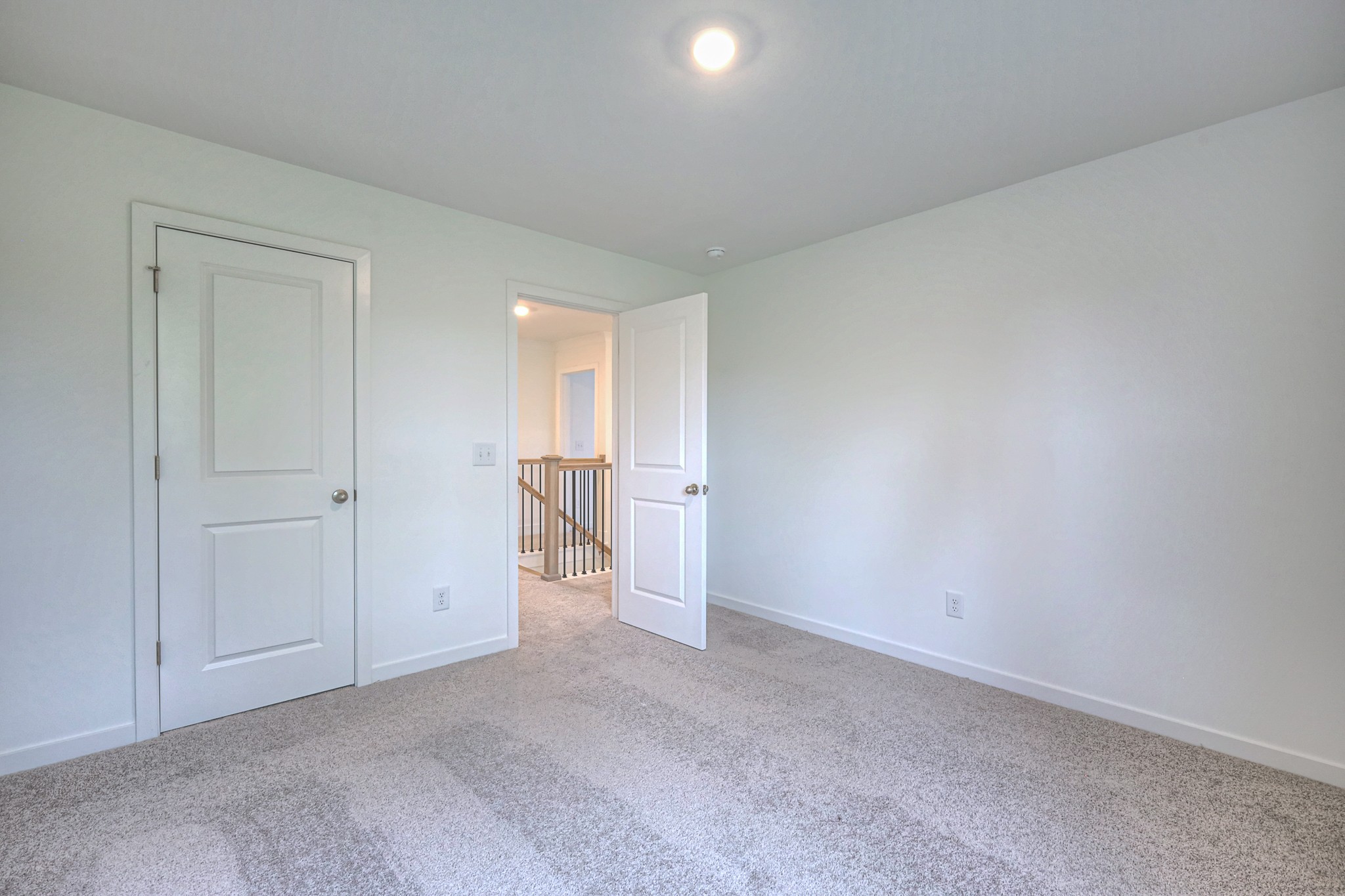 2584 Triple Crown Cir Property Photo 13