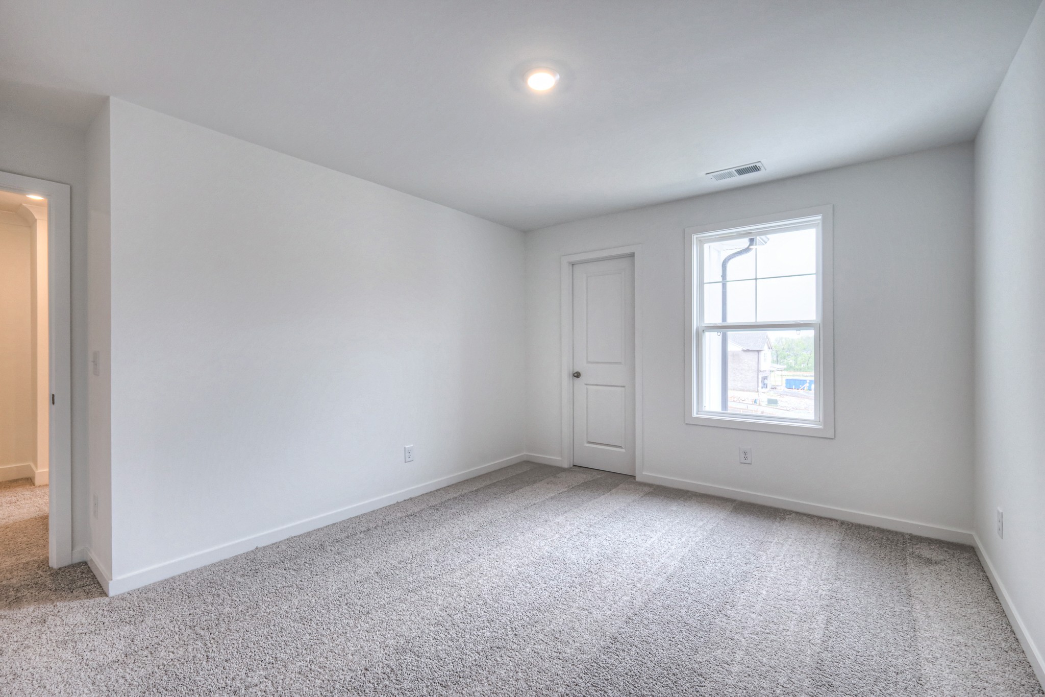 2584 Triple Crown Cir Property Photo 14