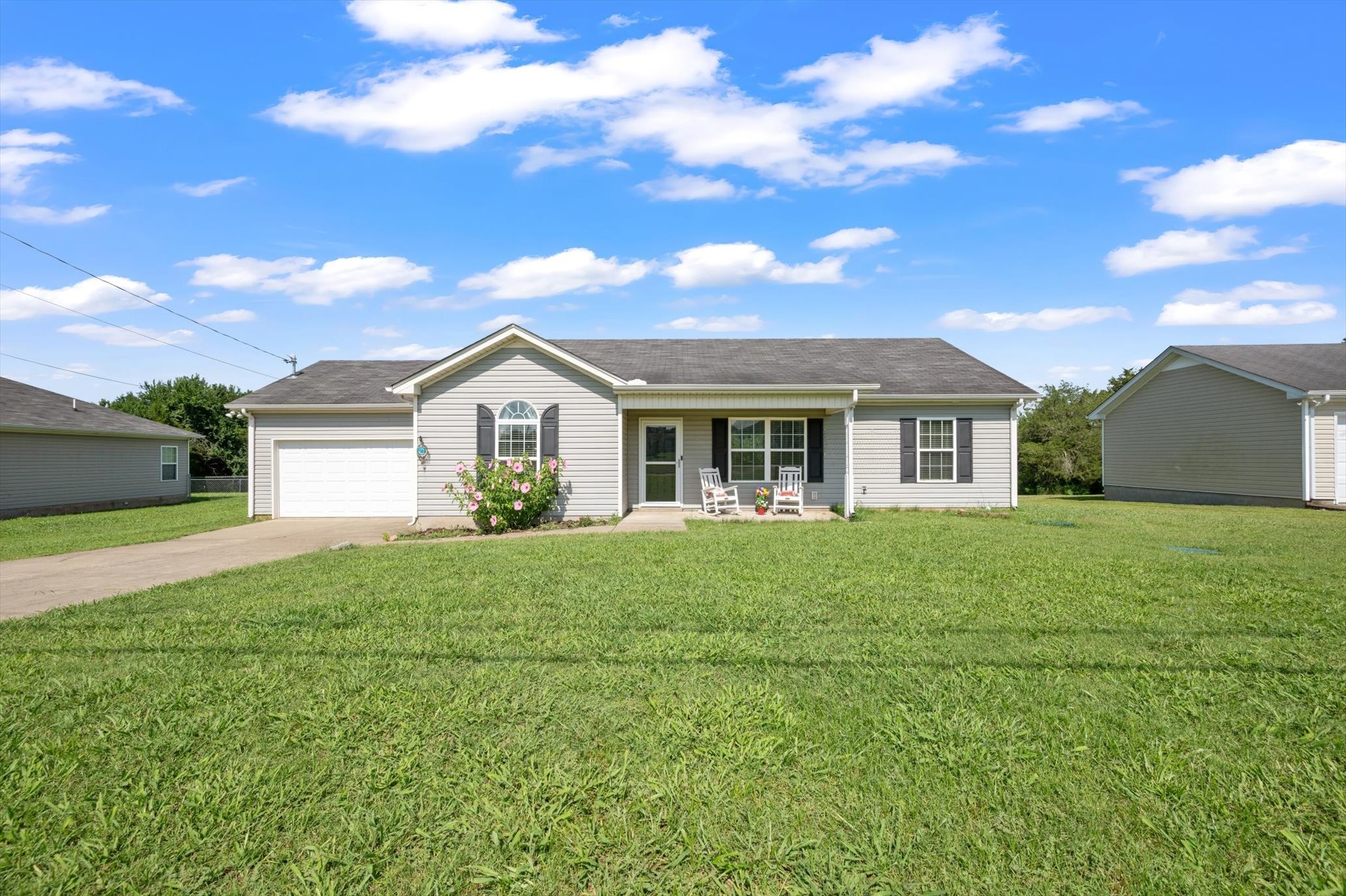 1401 Bairdscorner Dr Property Photo 2