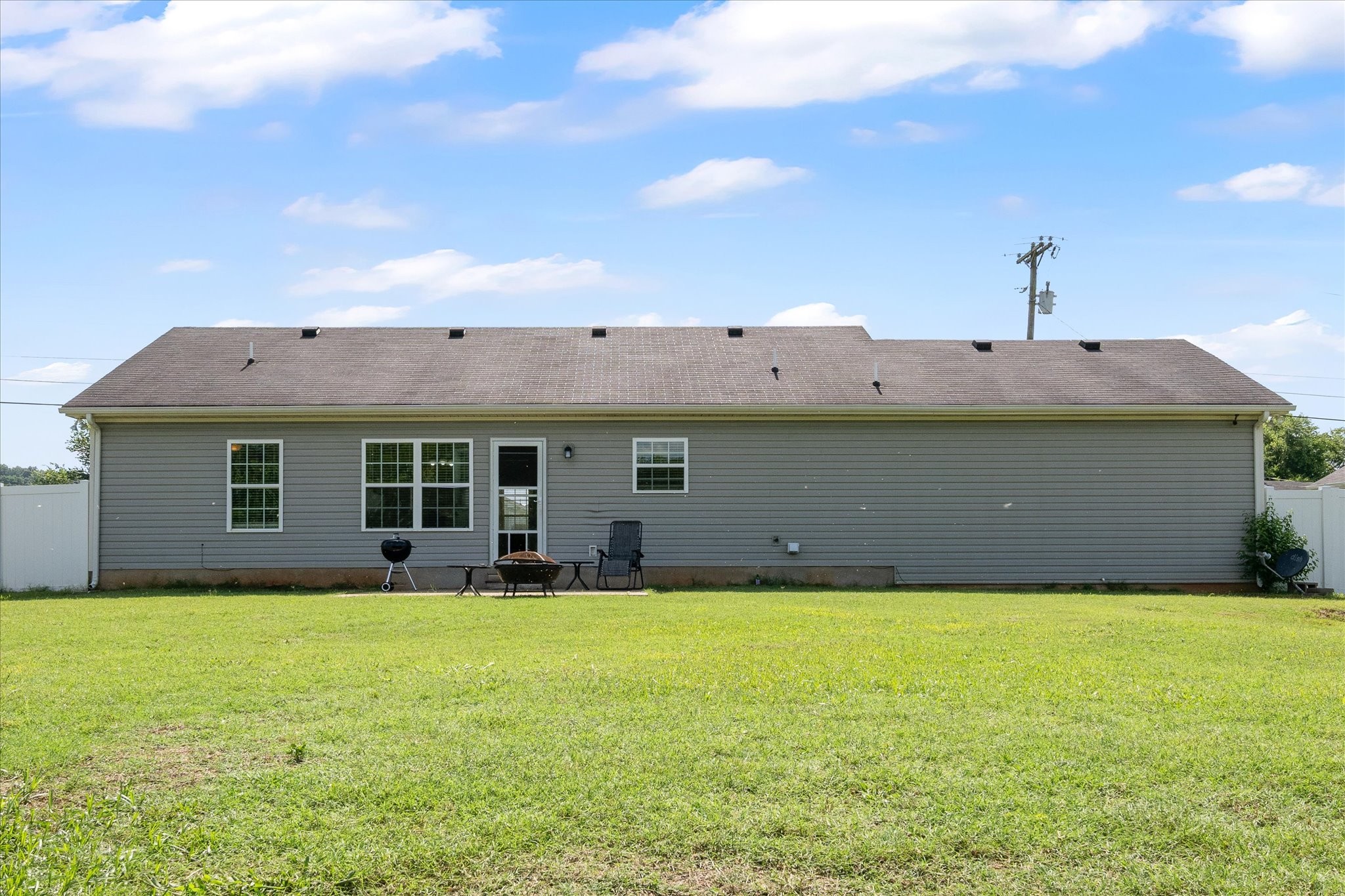 1401 Bairdscorner Dr Property Photo 8