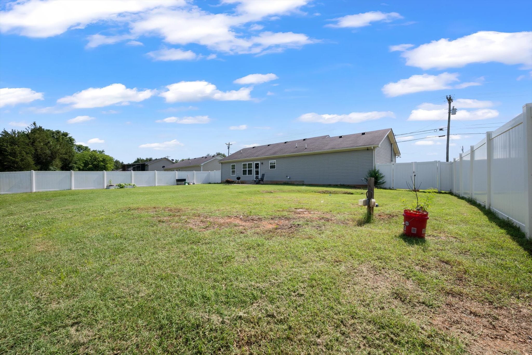 1401 Bairdscorner Dr Property Photo 10