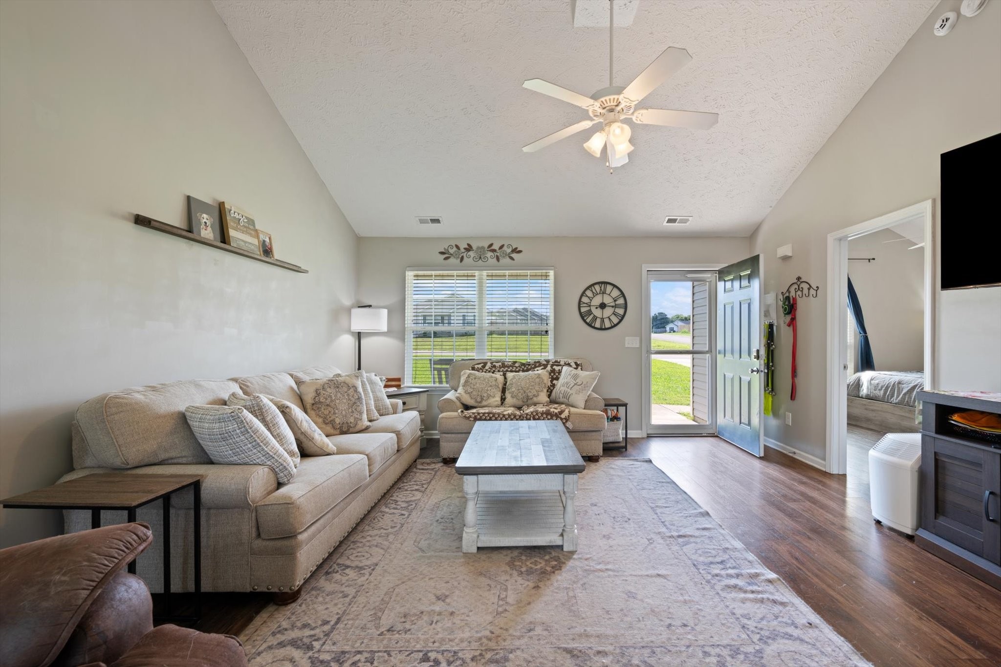 1401 Bairdscorner Dr Property Photo 12