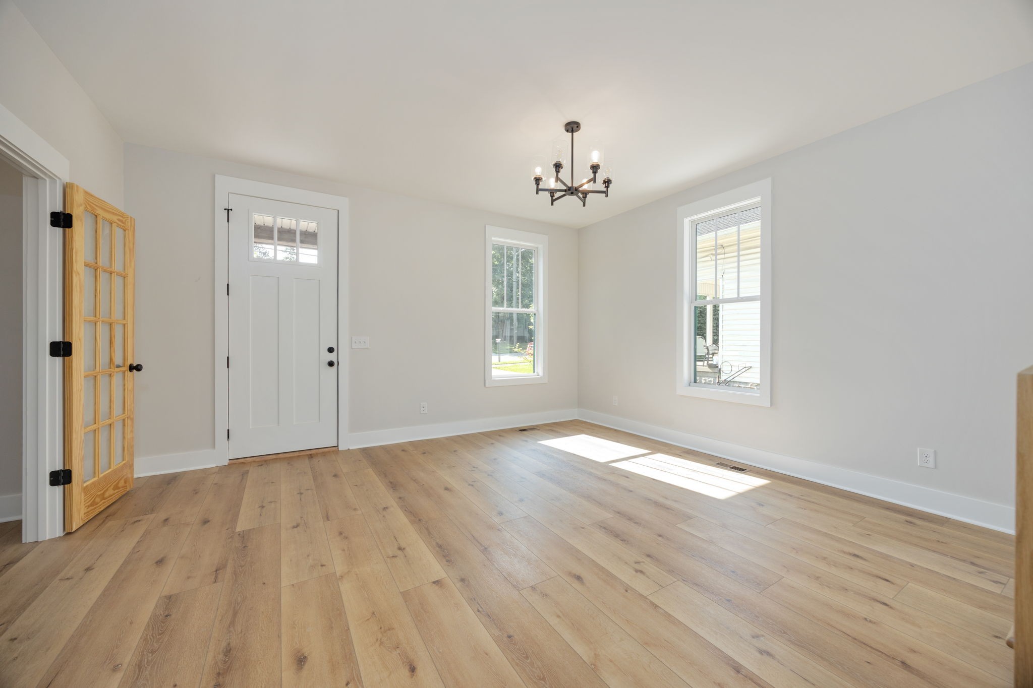 403 Boren St Property Photo 8