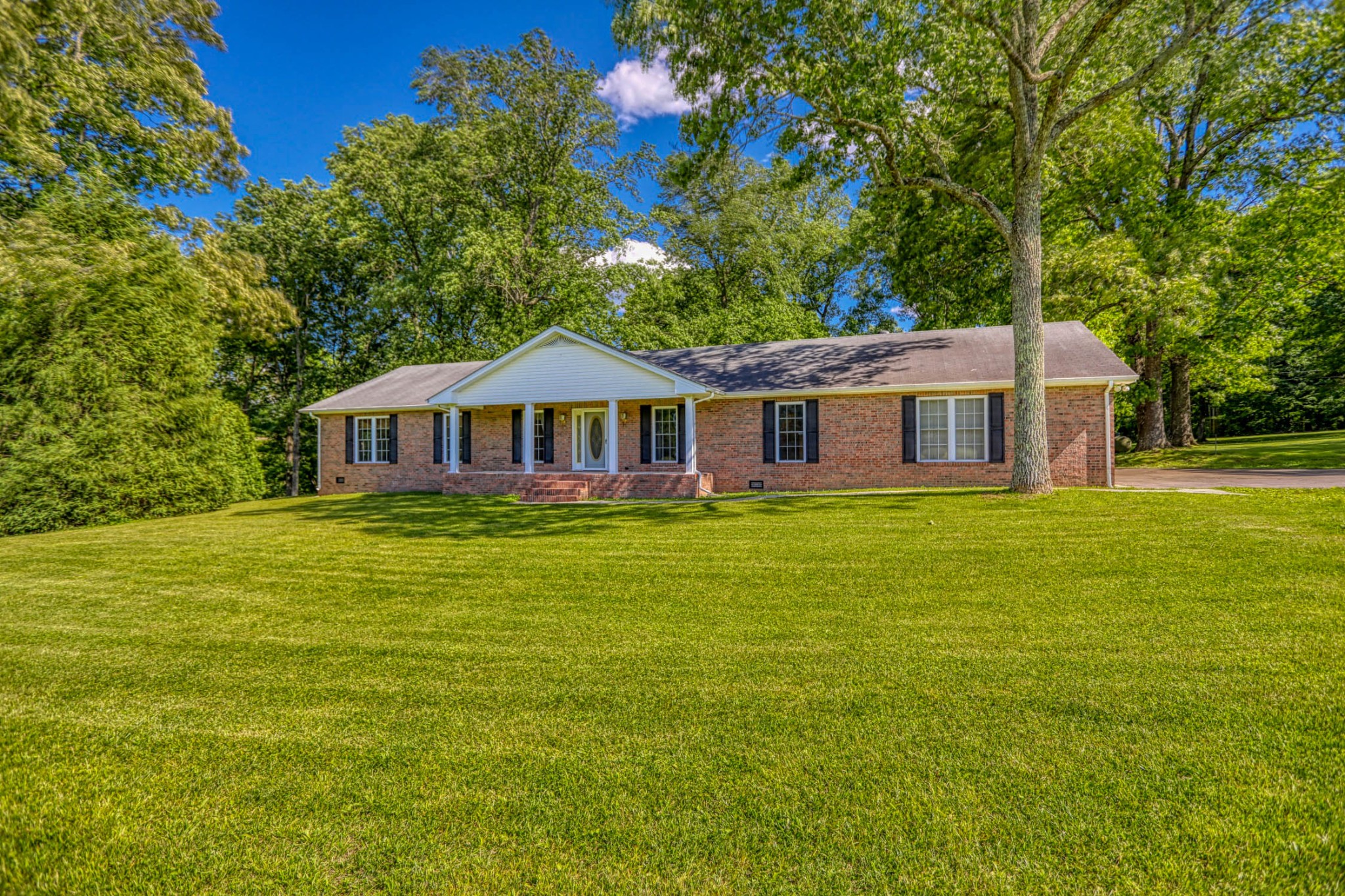 1122 Fairfield Rd Property Photo 1
