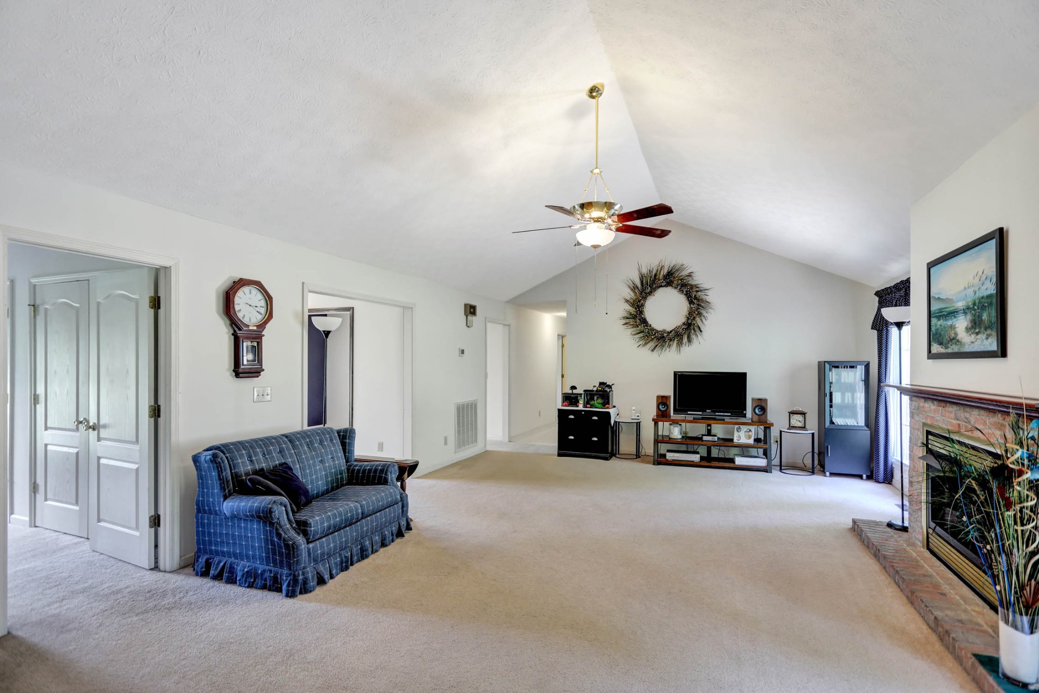 1122 Fairfield Rd Property Photo 2