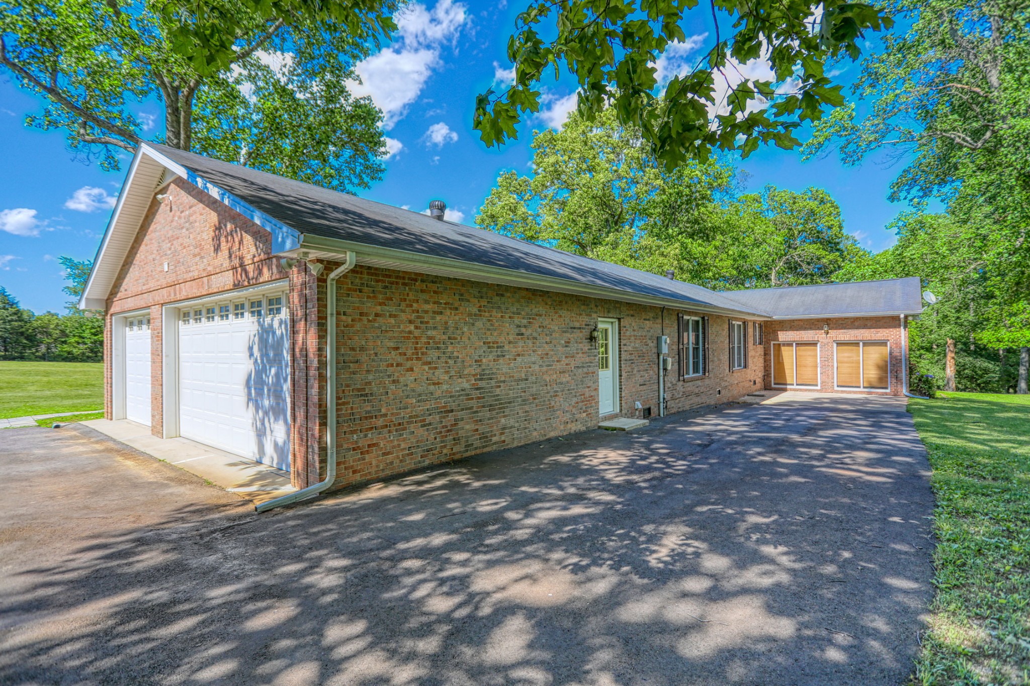 1122 Fairfield Rd Property Photo 7