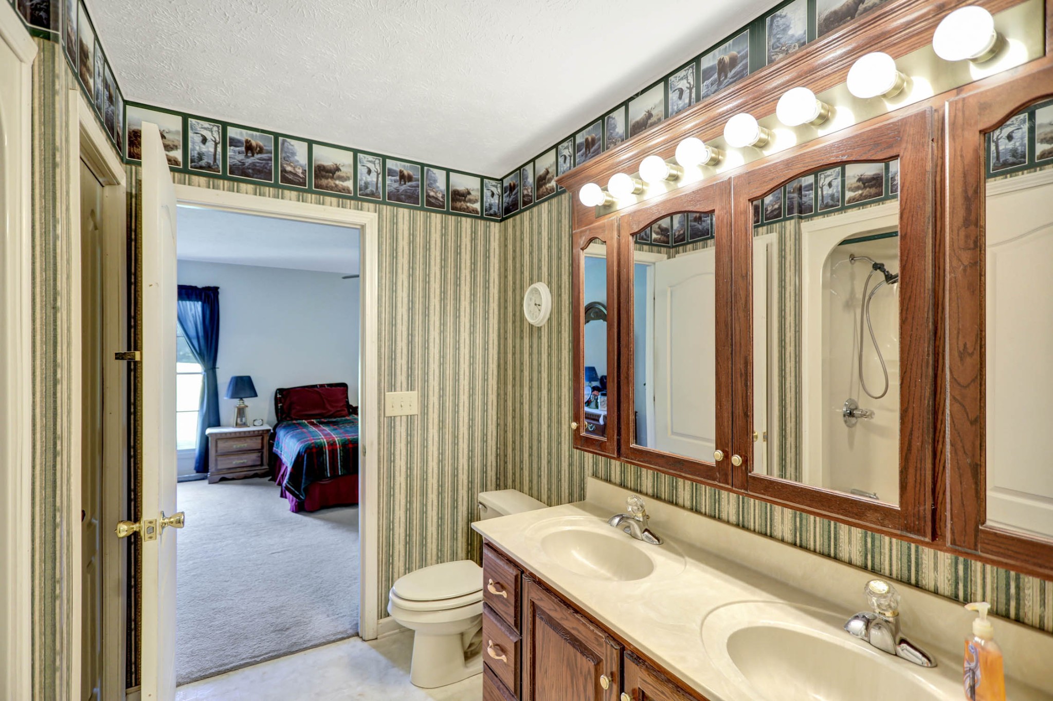 1122 Fairfield Rd Property Photo 8