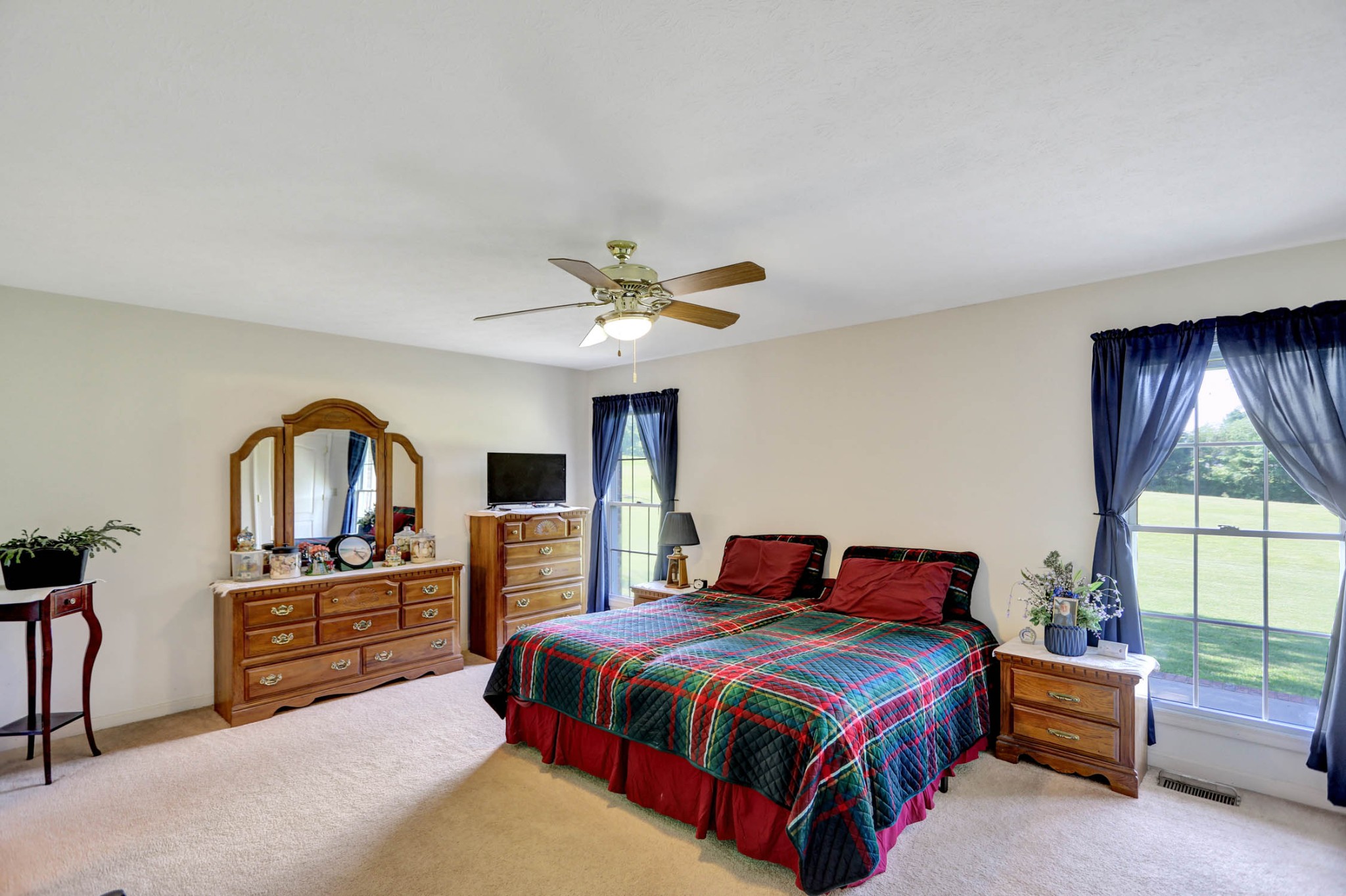 1122 Fairfield Rd Property Photo 11