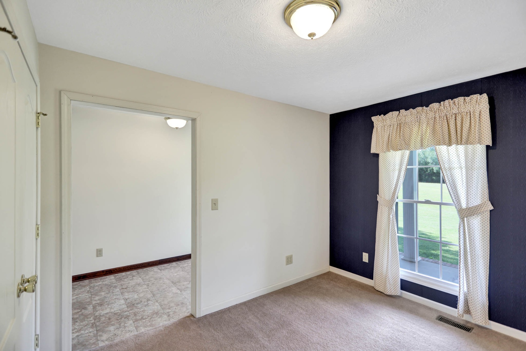 1122 Fairfield Rd Property Photo 15
