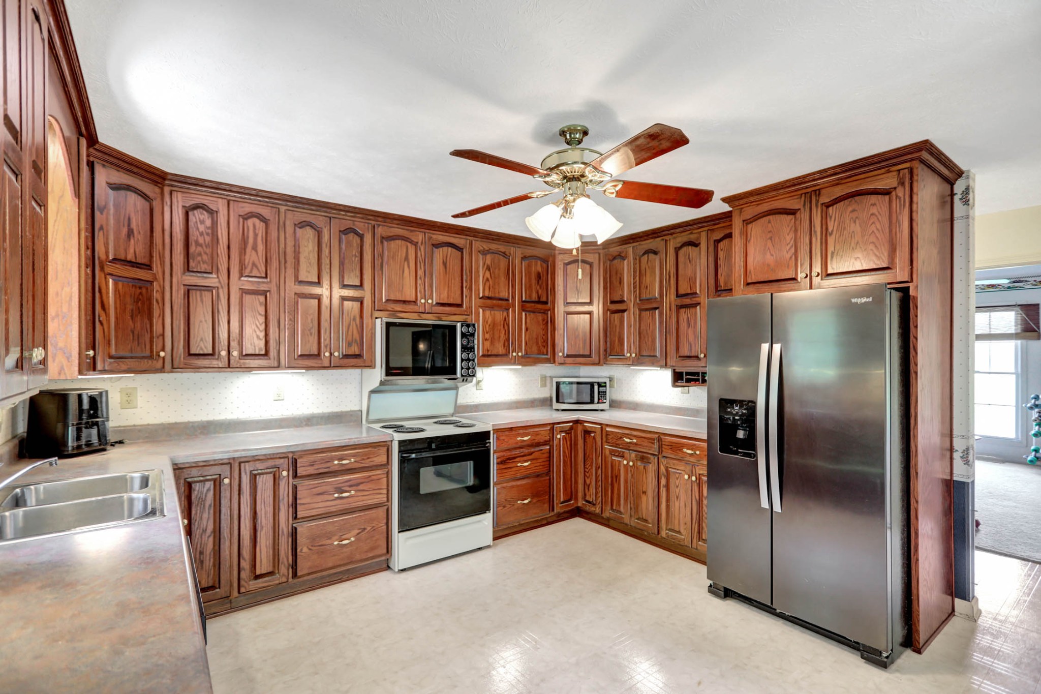 1122 Fairfield Rd Property Photo 24