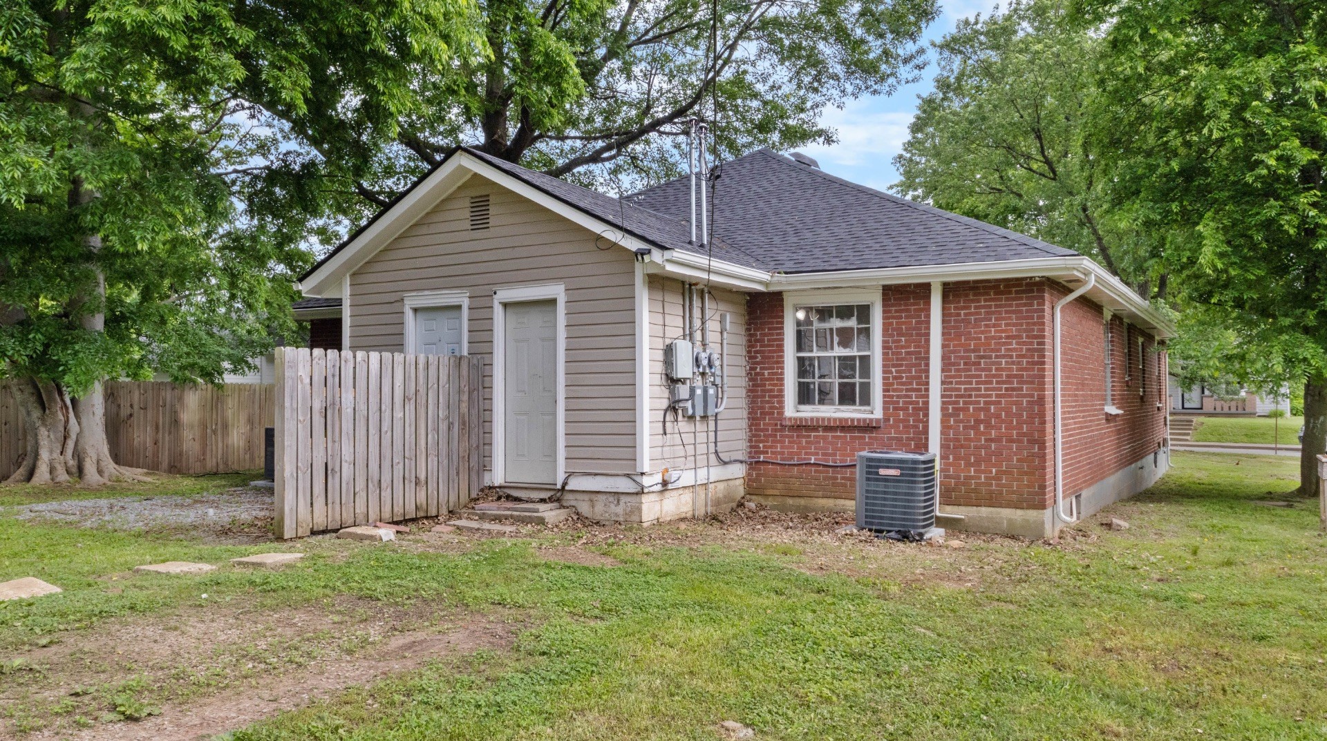 815 Stafford St Property Photo 22