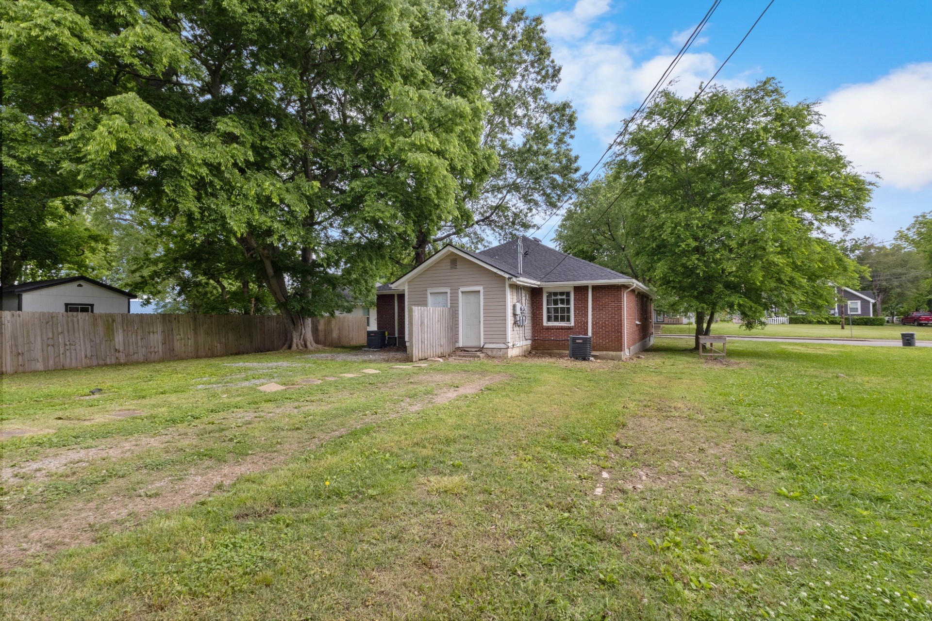 815 Stafford St Property Photo 23