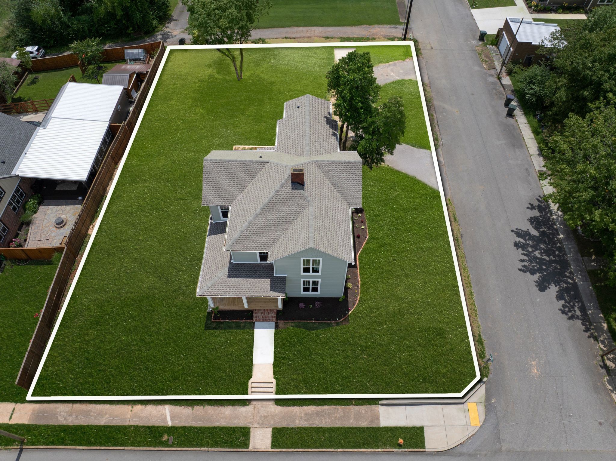 414 West College Street Property Photo 5