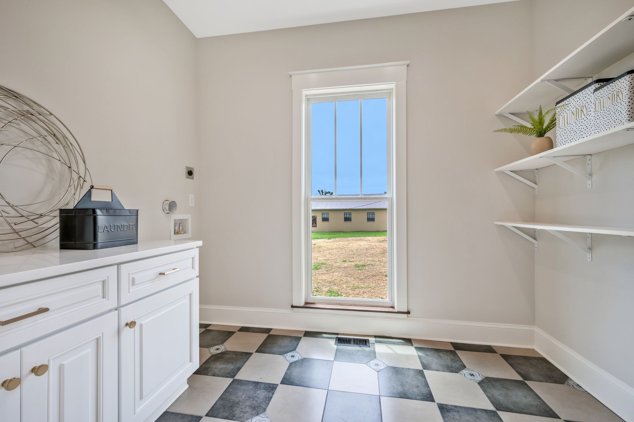 414 West College Street Property Photo 18