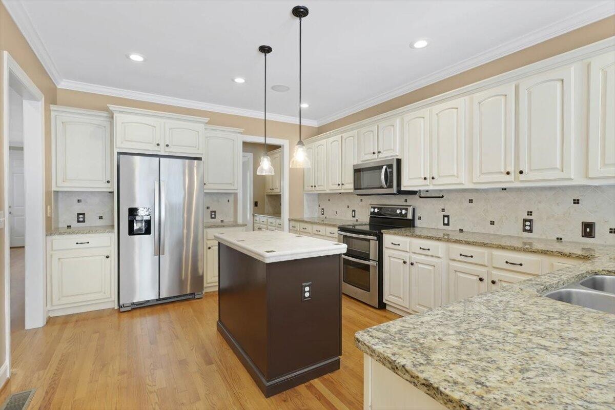 1684 Chippenham Drive Property Photo 19