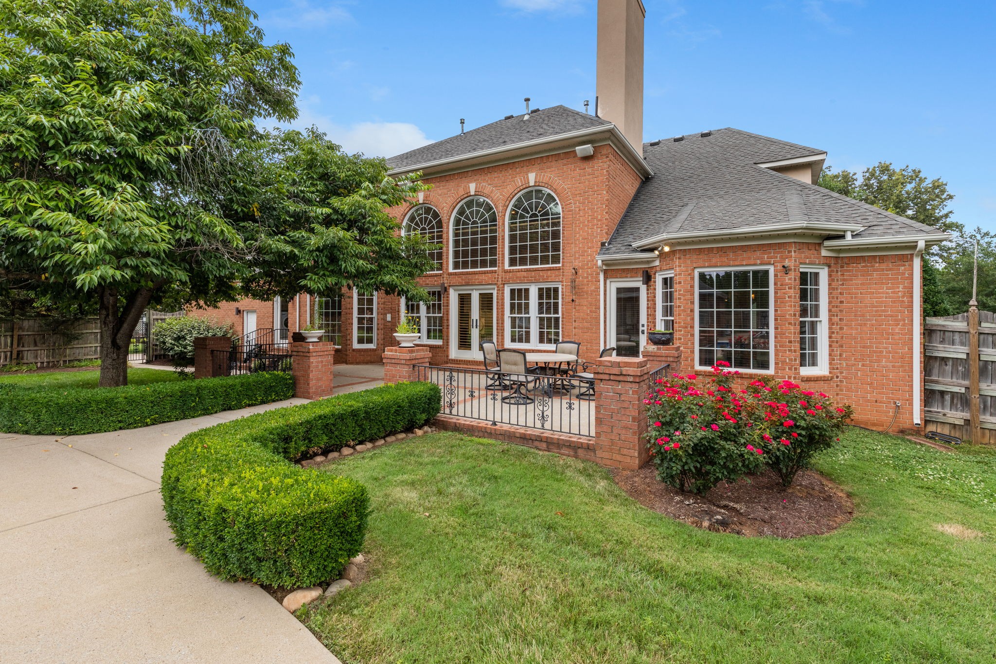 1607 Ashford Ct Property Photo 4