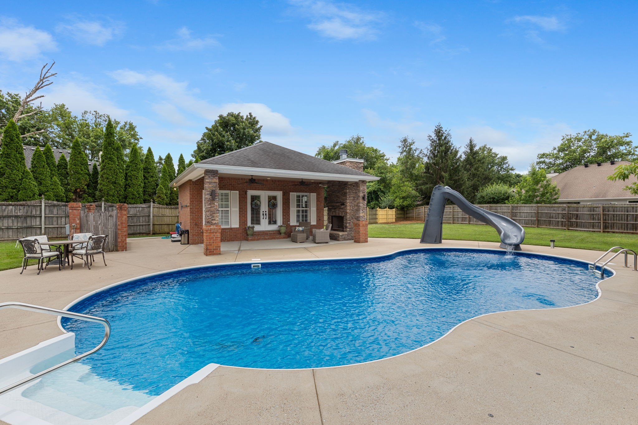 1607 Ashford Ct Property Photo 6