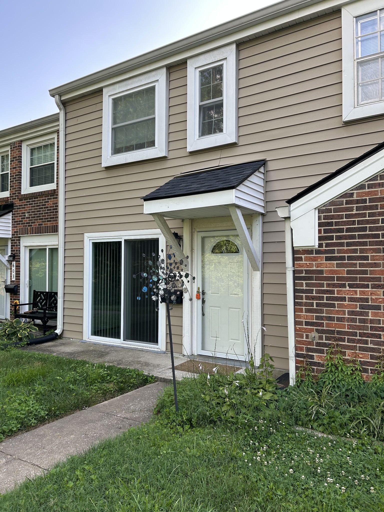 604 Granville Rd Property Photo 1