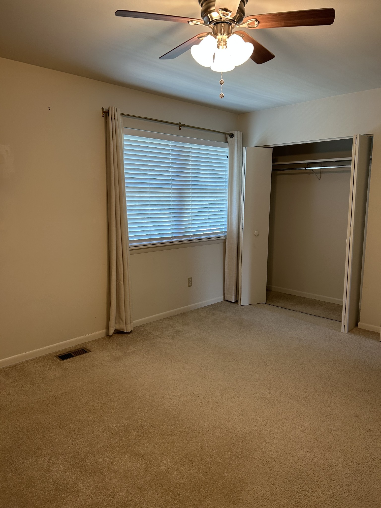 604 Granville Rd Property Photo 11