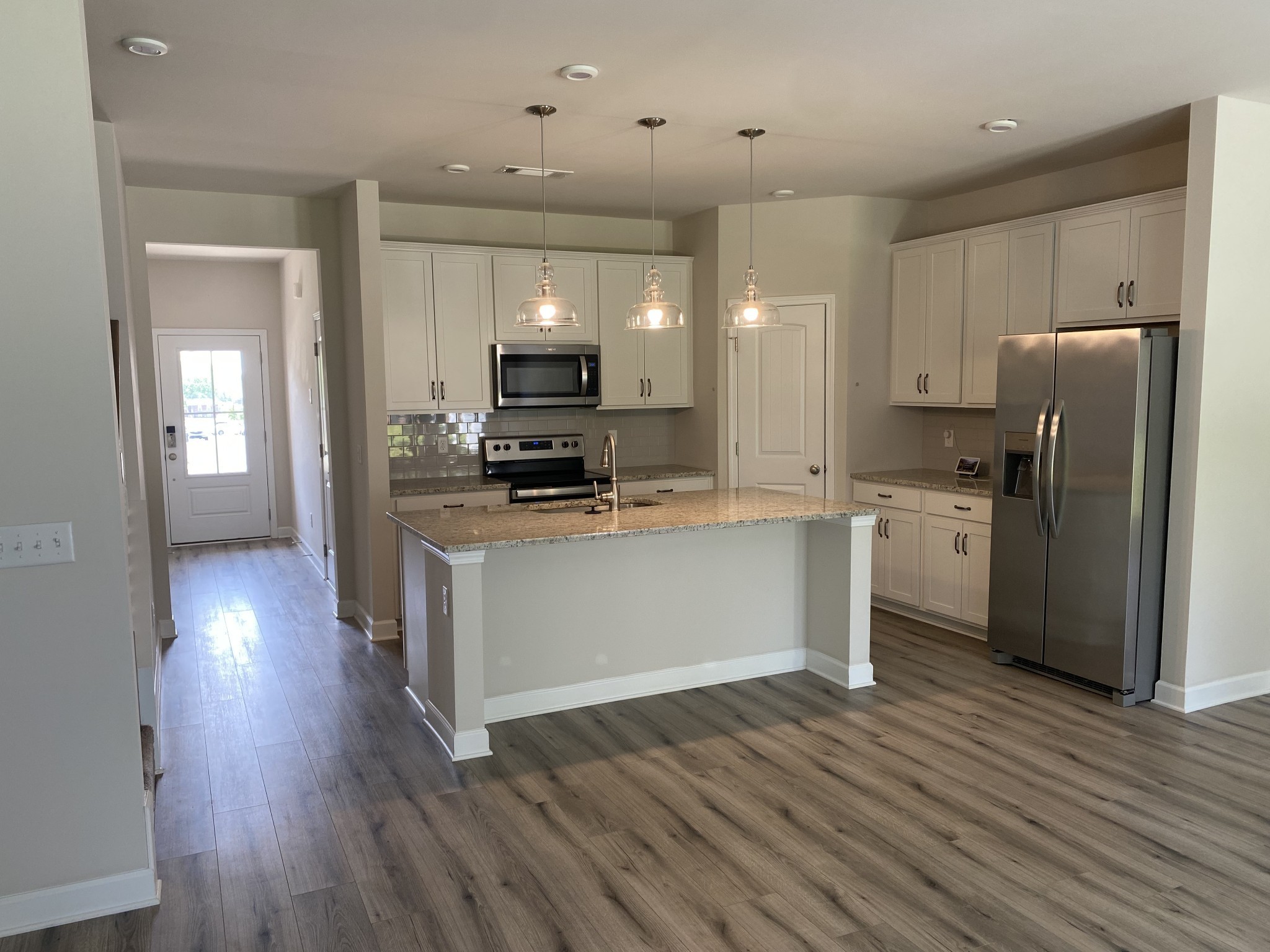 544 Becks Pl Property Photo 3