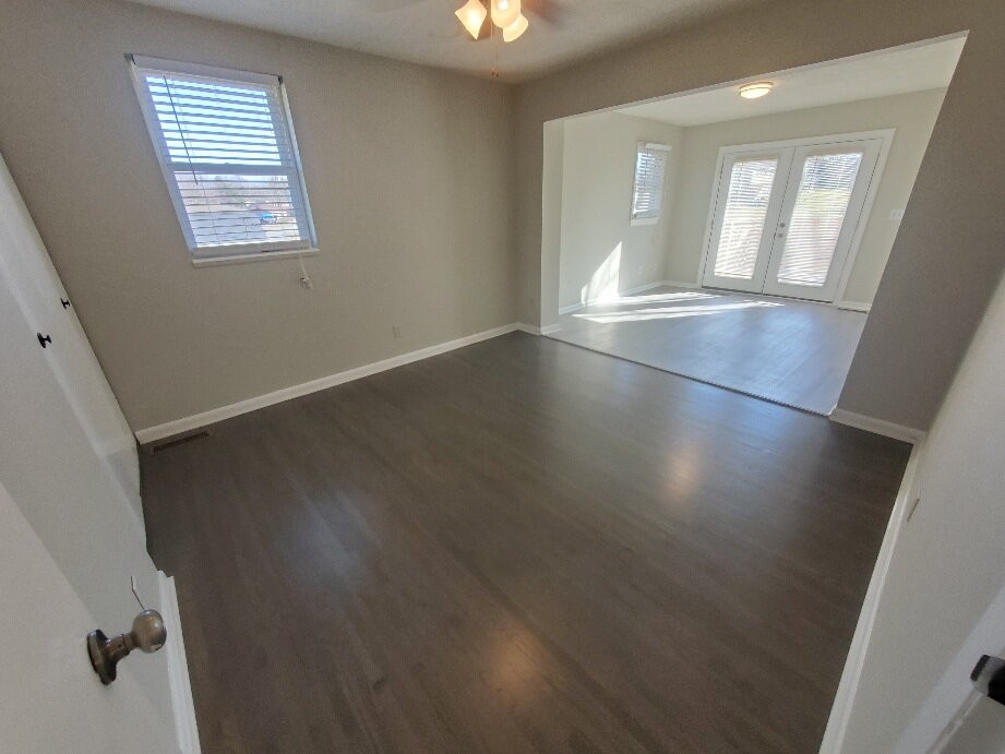 701 8th Ave, E Property Photo 9