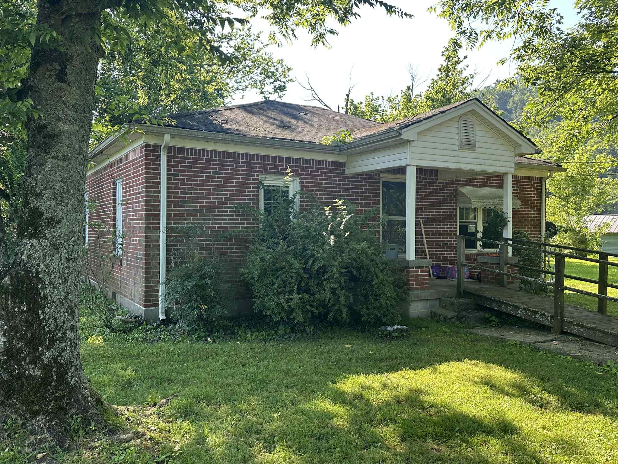 4 Price Ln Property Photo 1