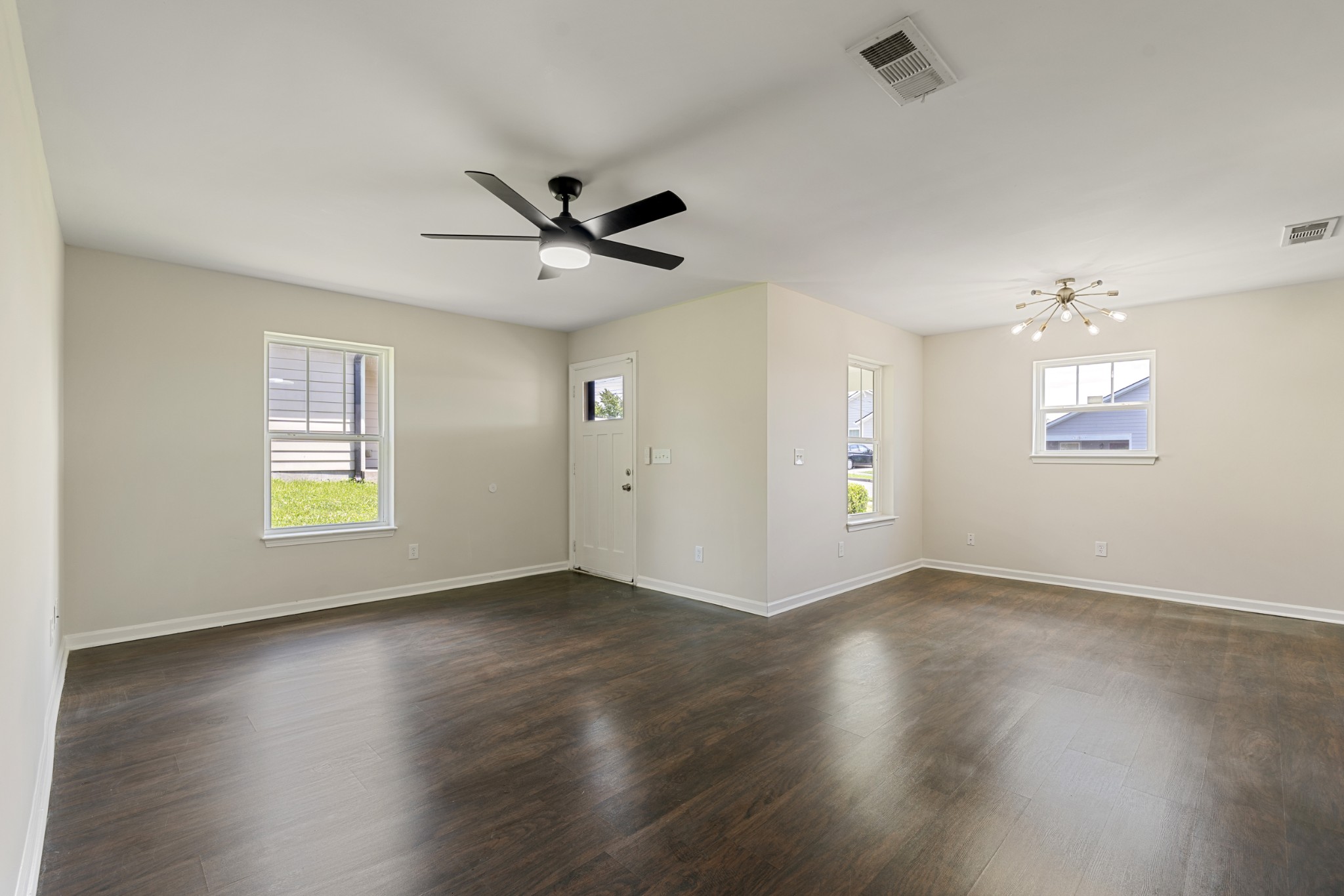 3136 Lauren Evelyn Way Property Photo 6