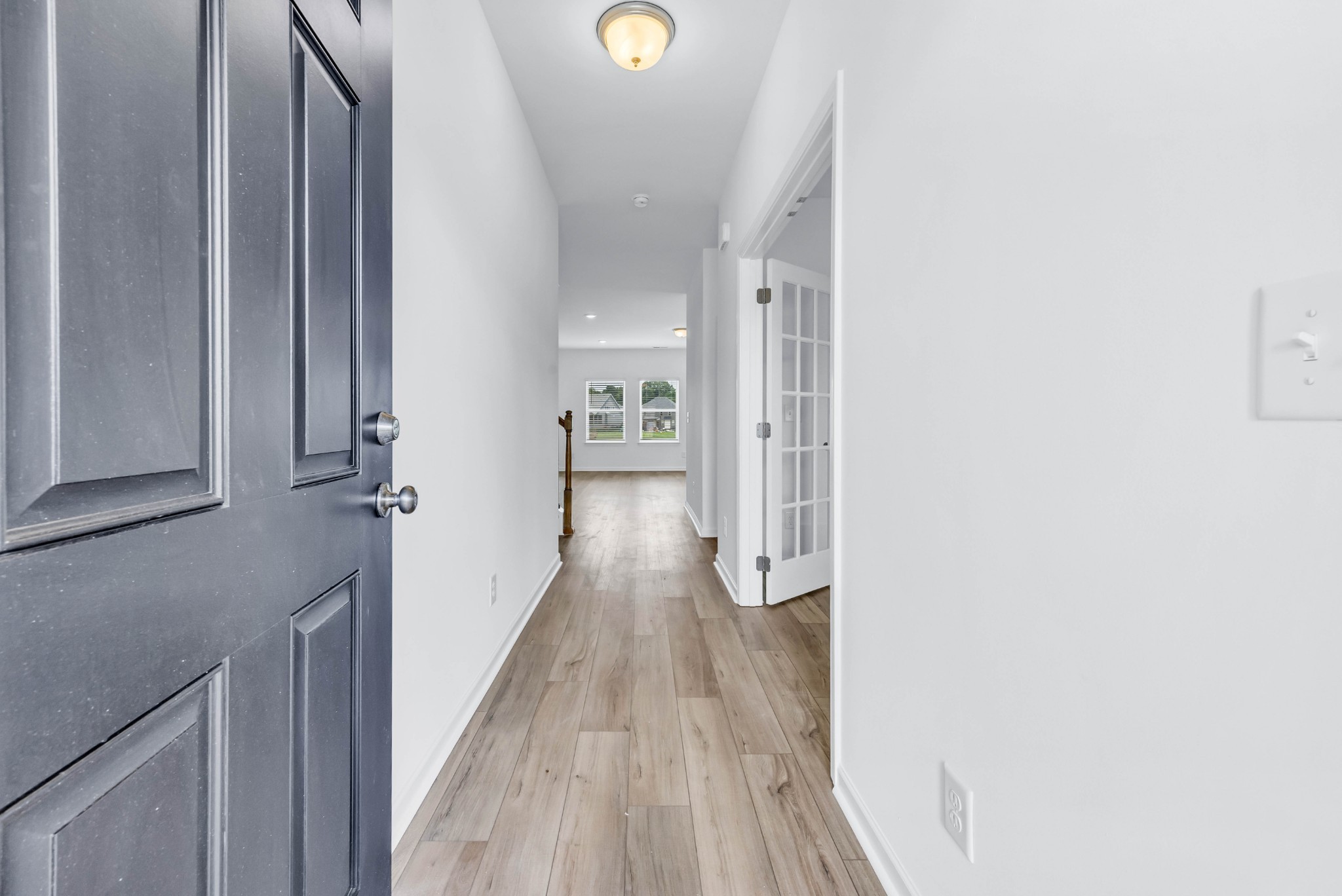 1234 English Oak Dr Property Photo 2