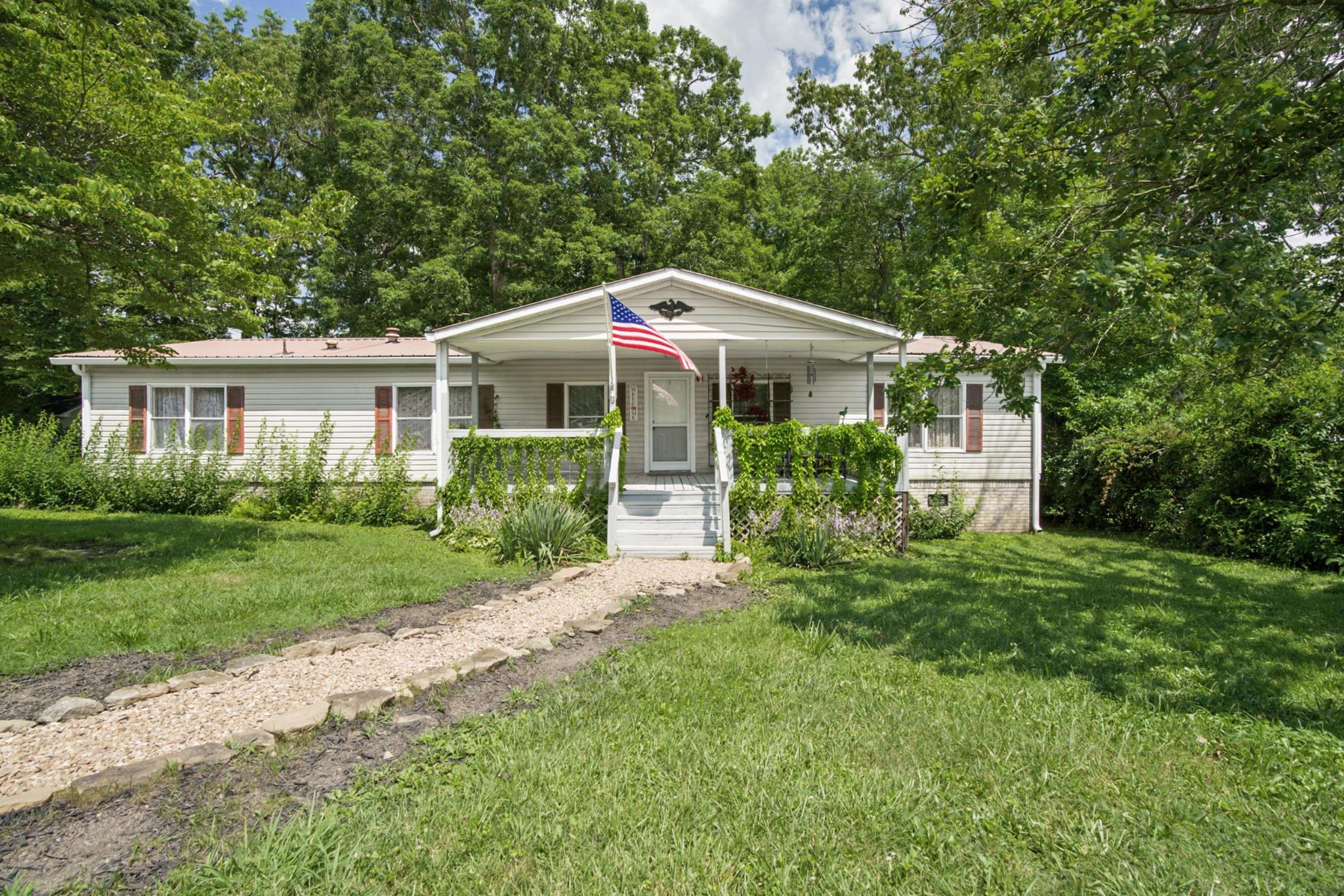 1047 Phillips Dr Property Photo 1