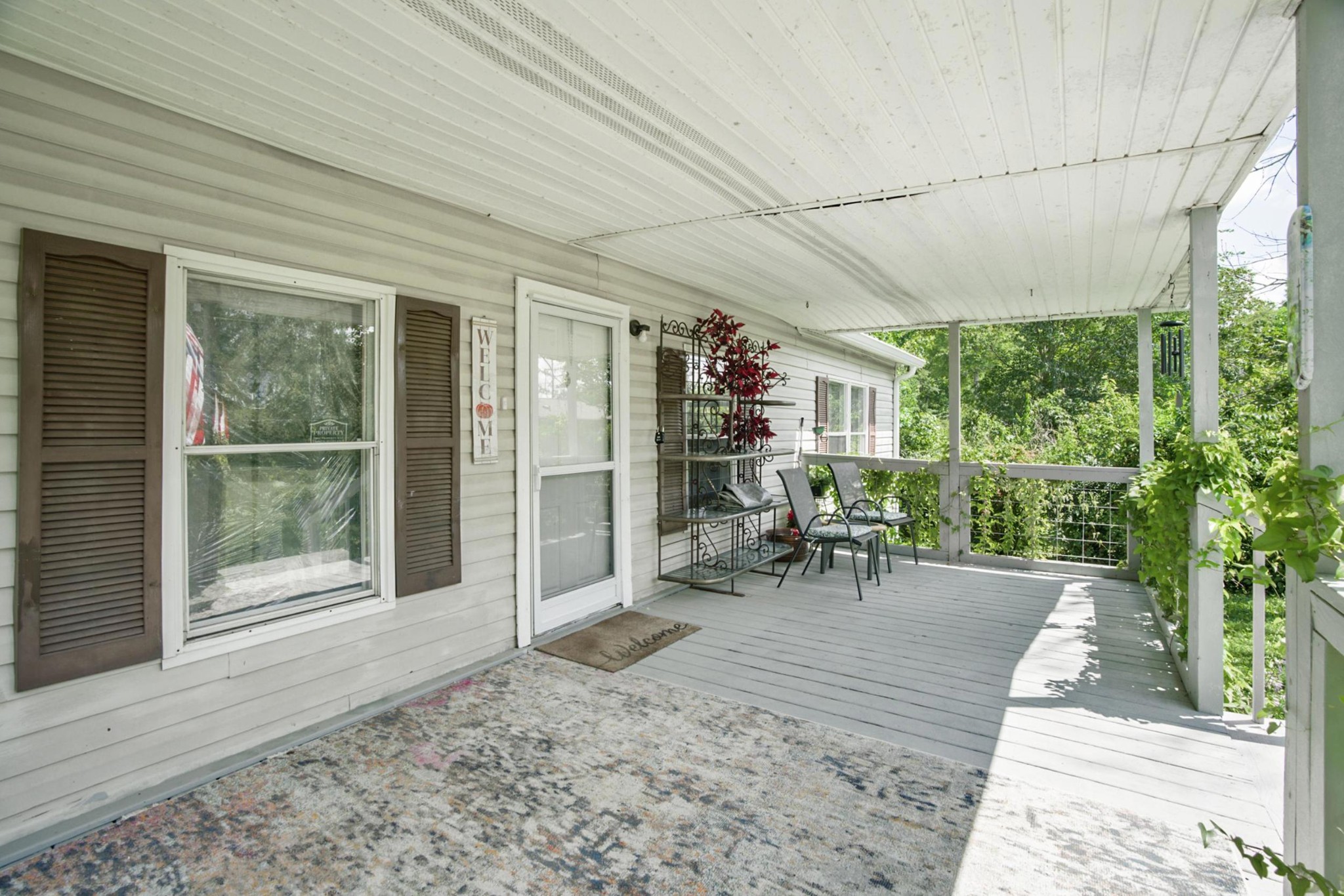 1047 Phillips Dr Property Photo 2
