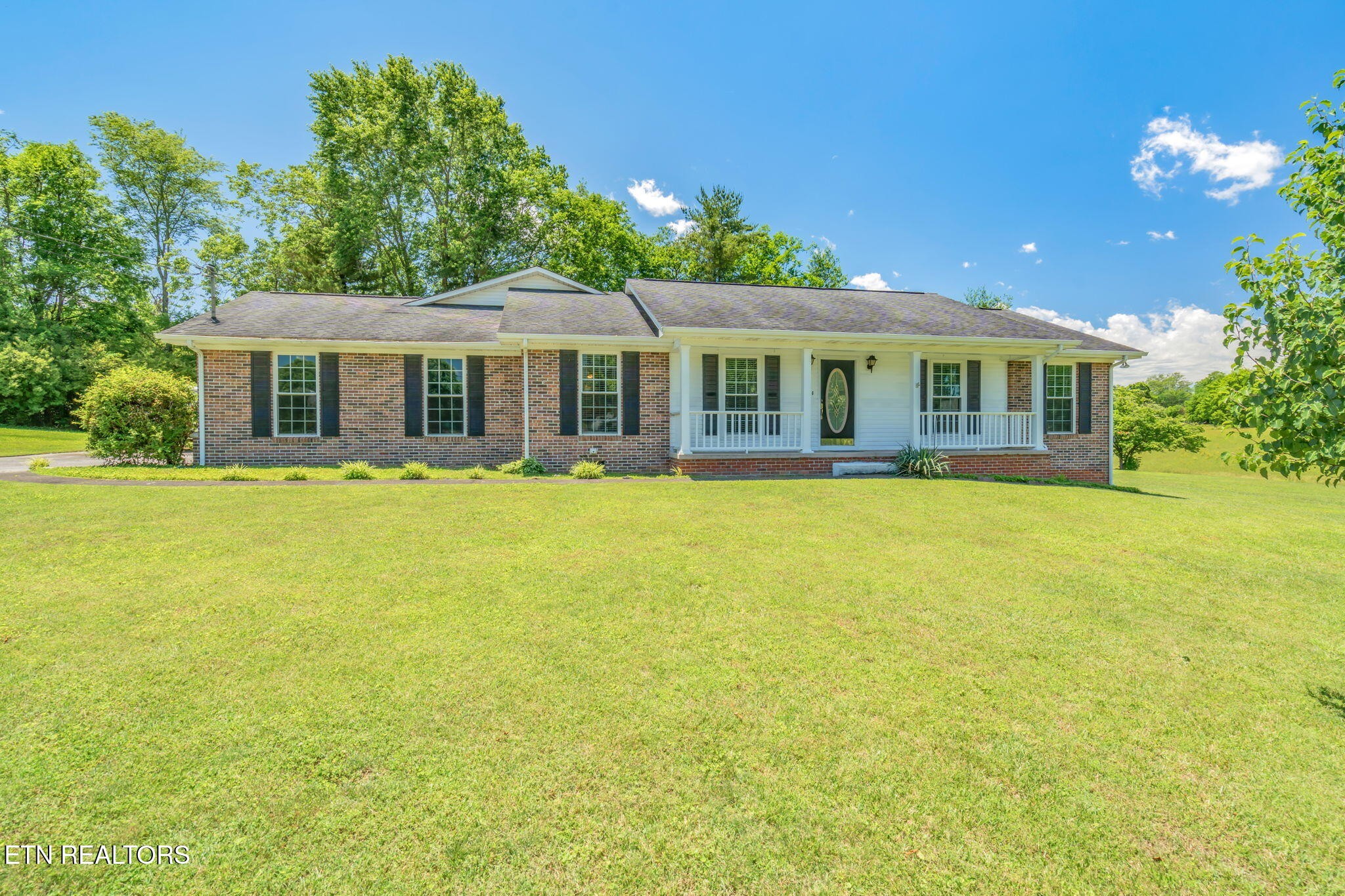 624 Lansdale Drive Property Photo 1